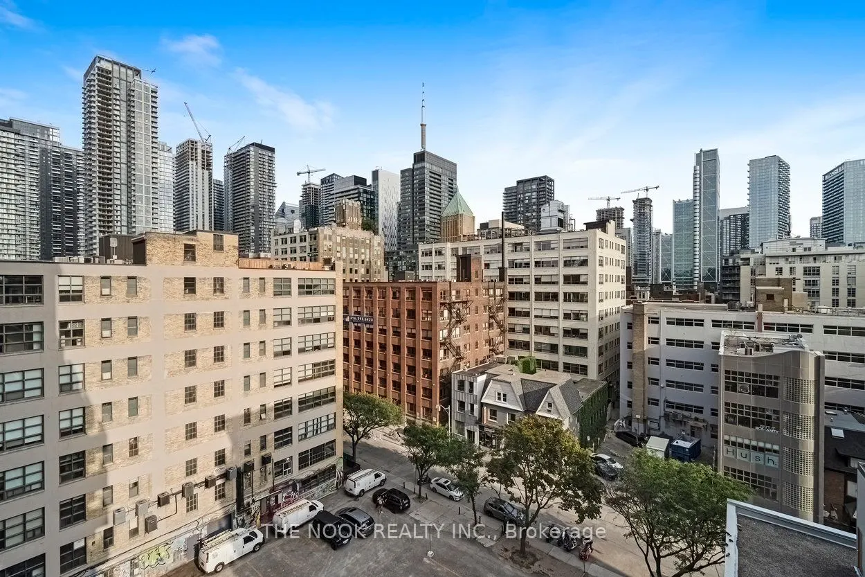 435 Richmond Street W, #808