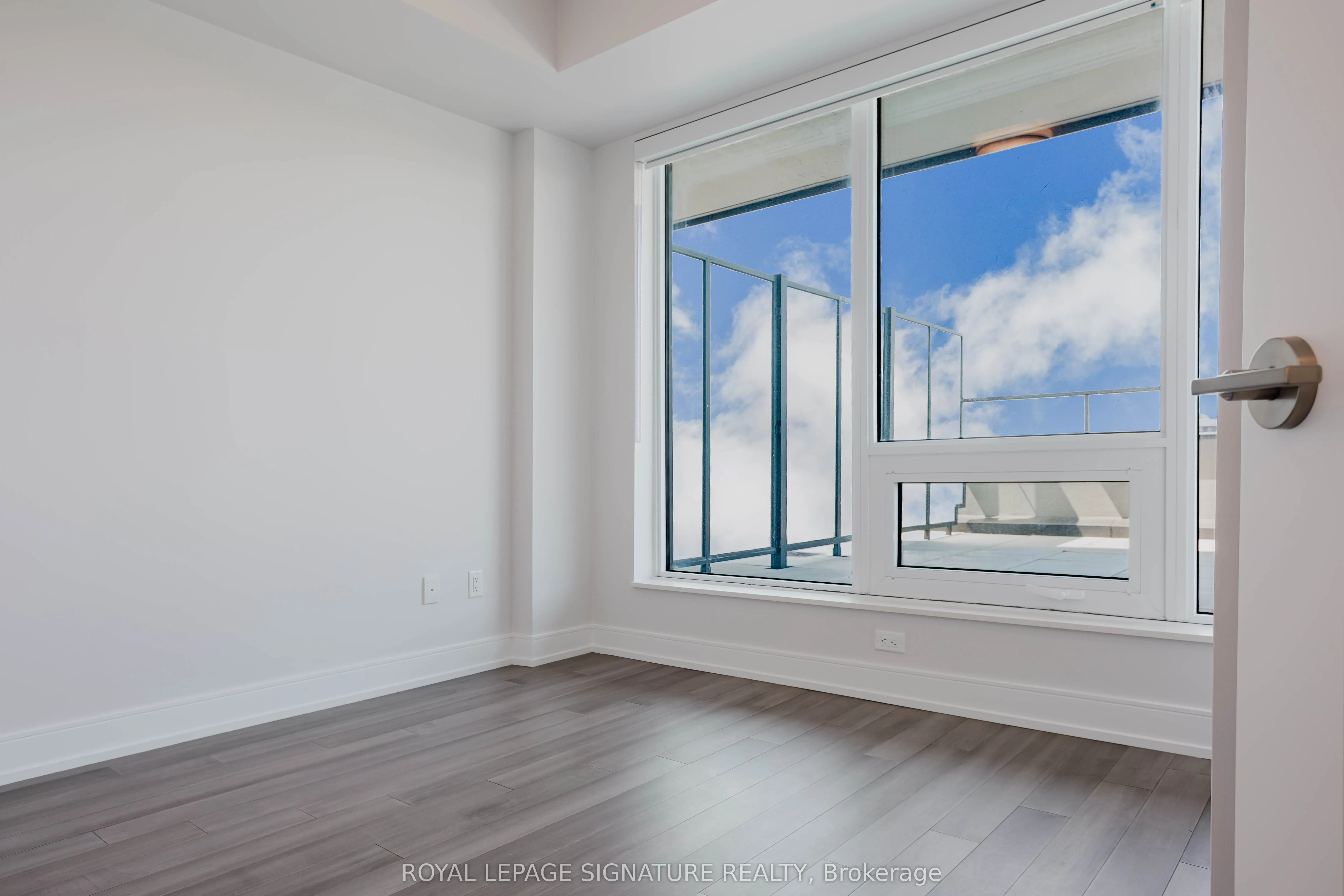 2525 Bathurst Street, #908