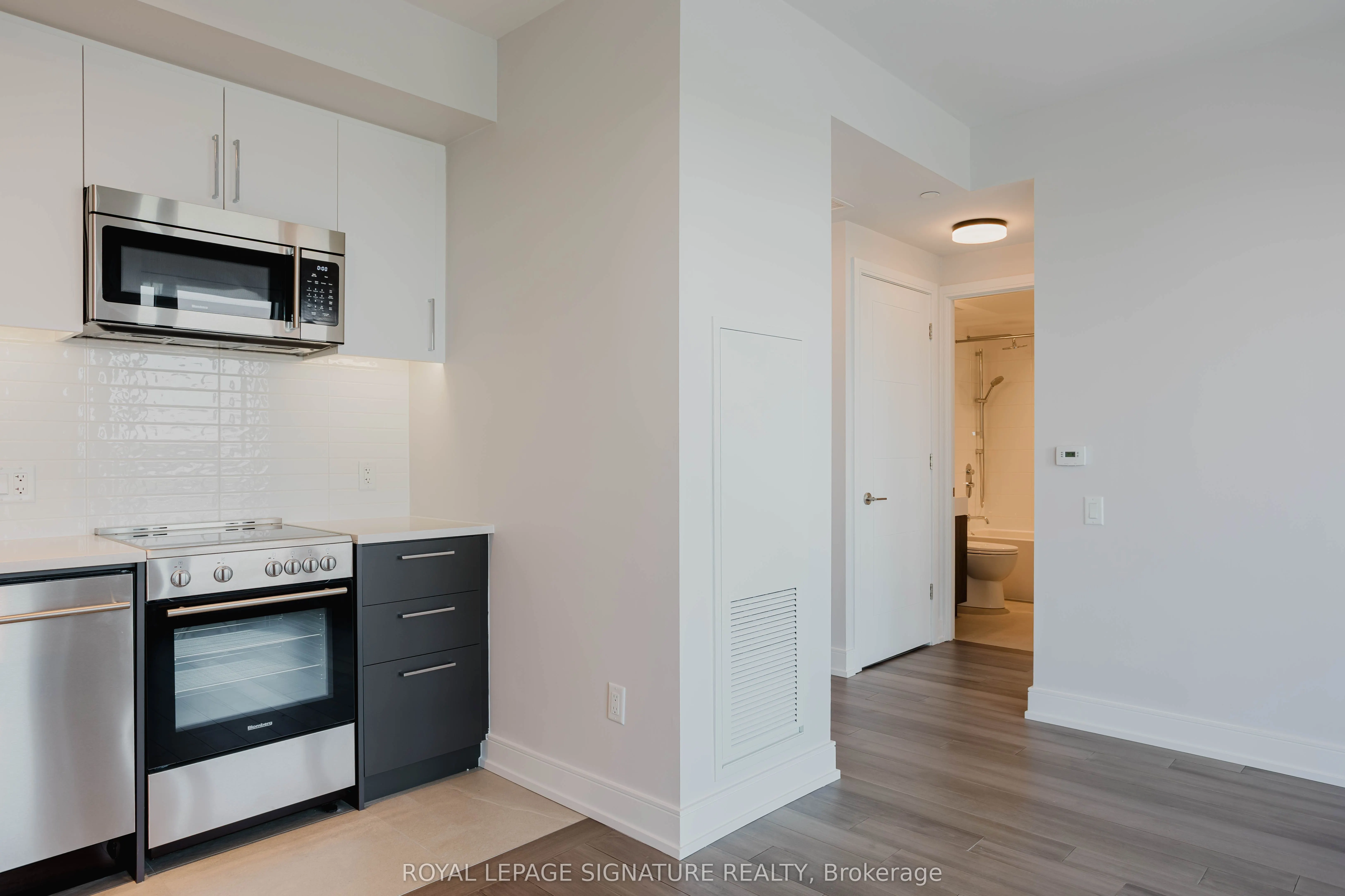 2525 Bathurst Street, #908