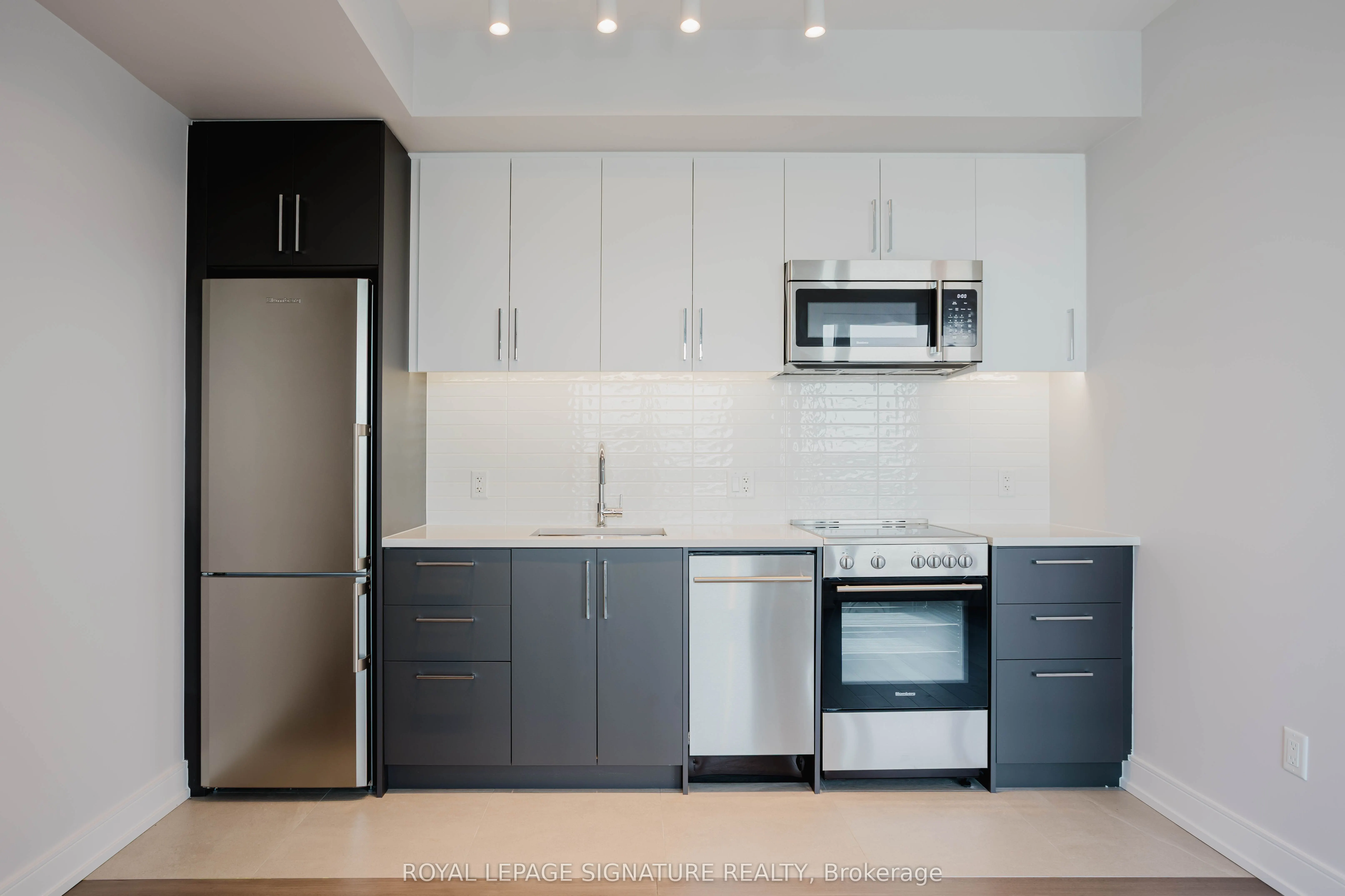 2525 Bathurst Street, #908