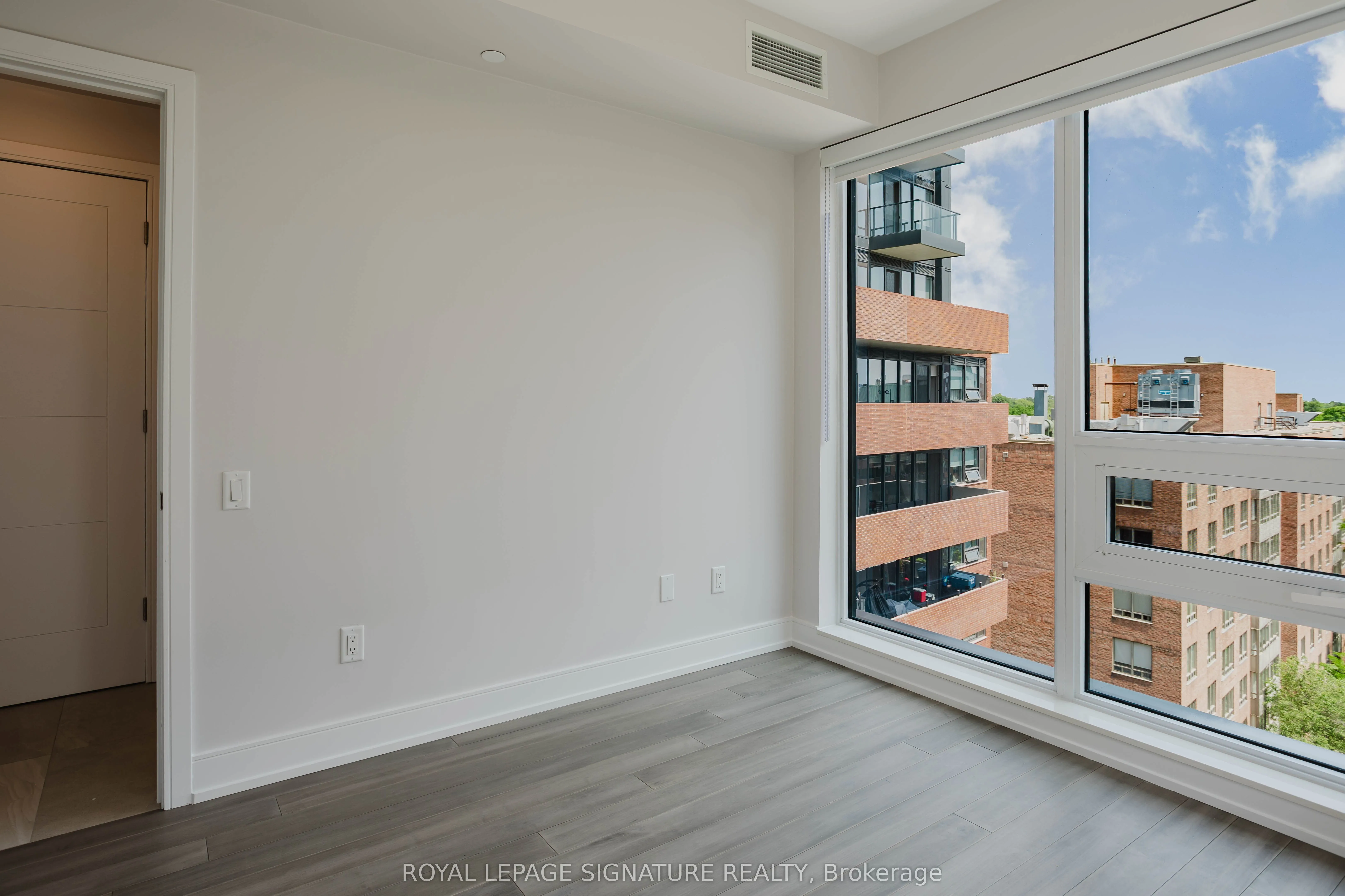 2525 Bathurst Street, #803