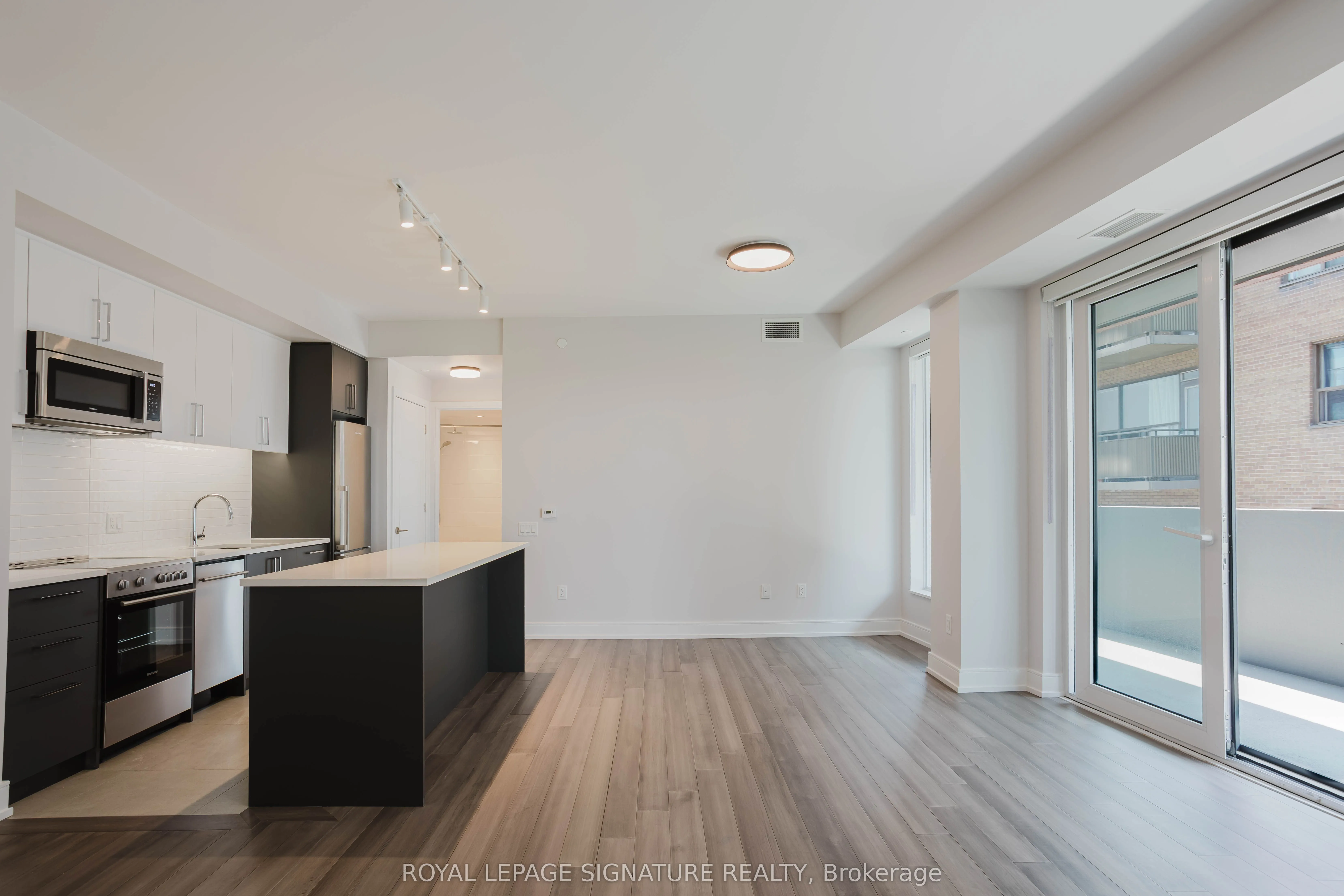 2525 Bathurst Street, #803