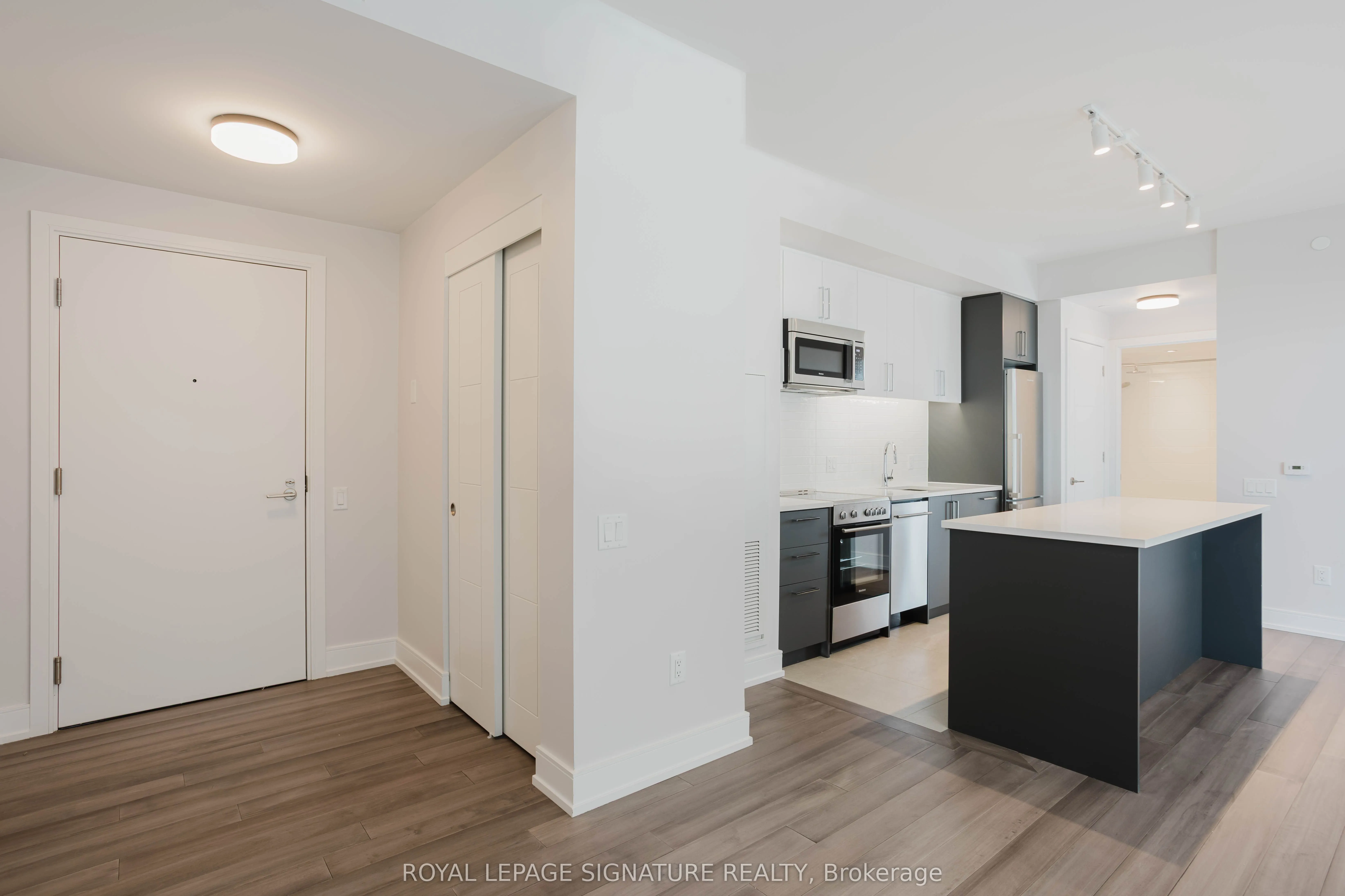 2525 Bathurst Street, #803