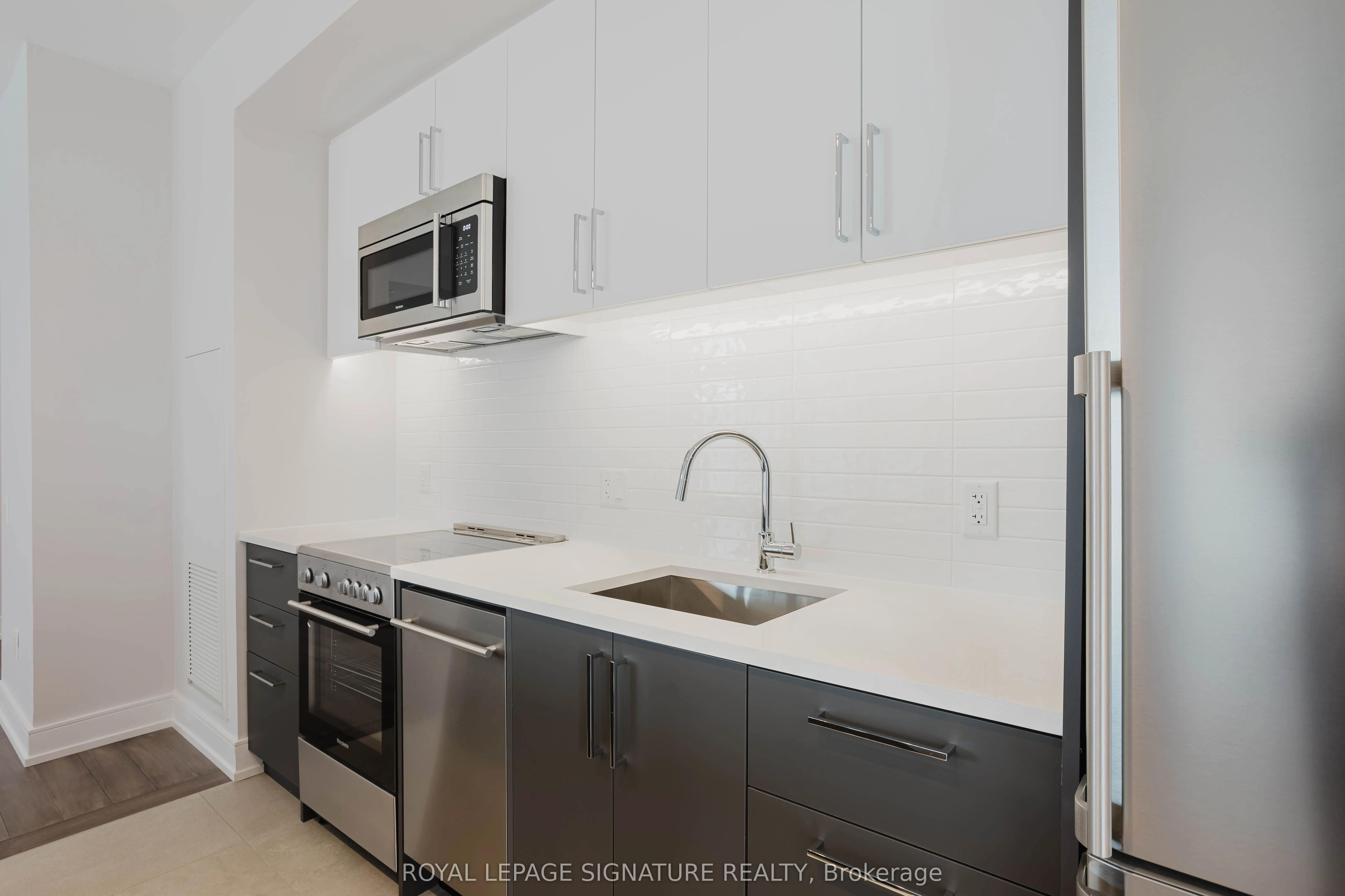 2525 Bathurst Street, #803