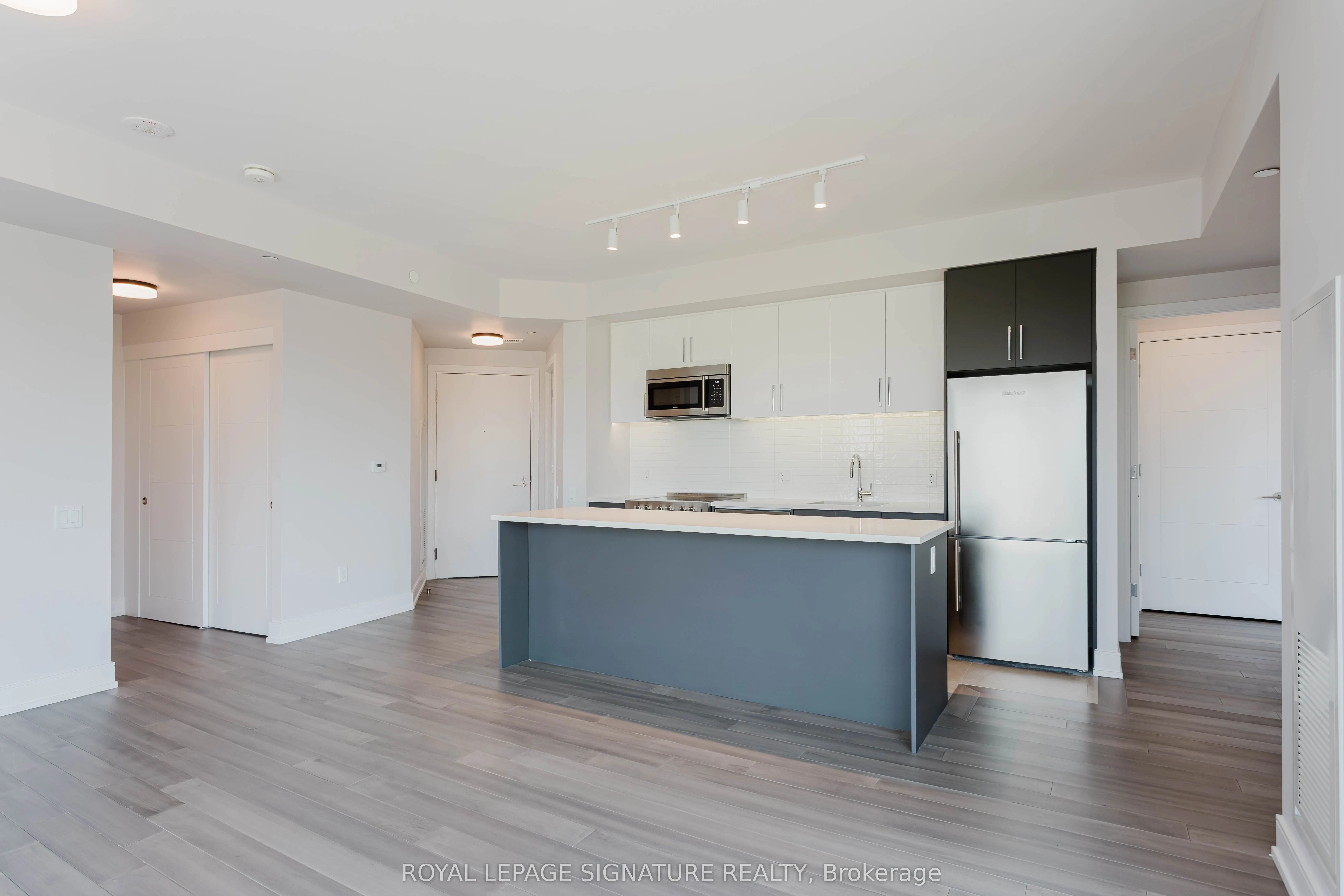 2525 Bathurst Street, #607