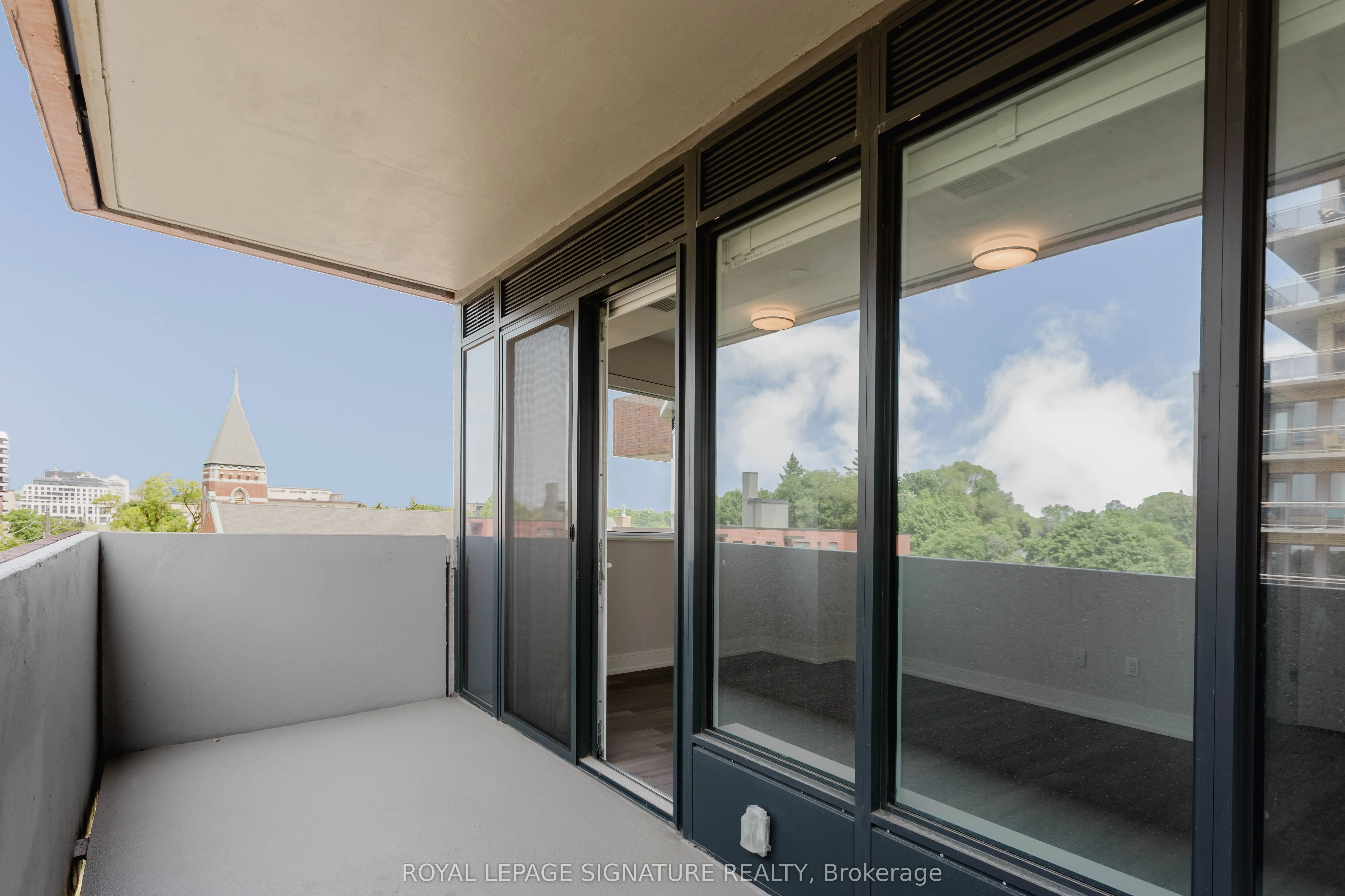 2525 Bathurst Street, #607