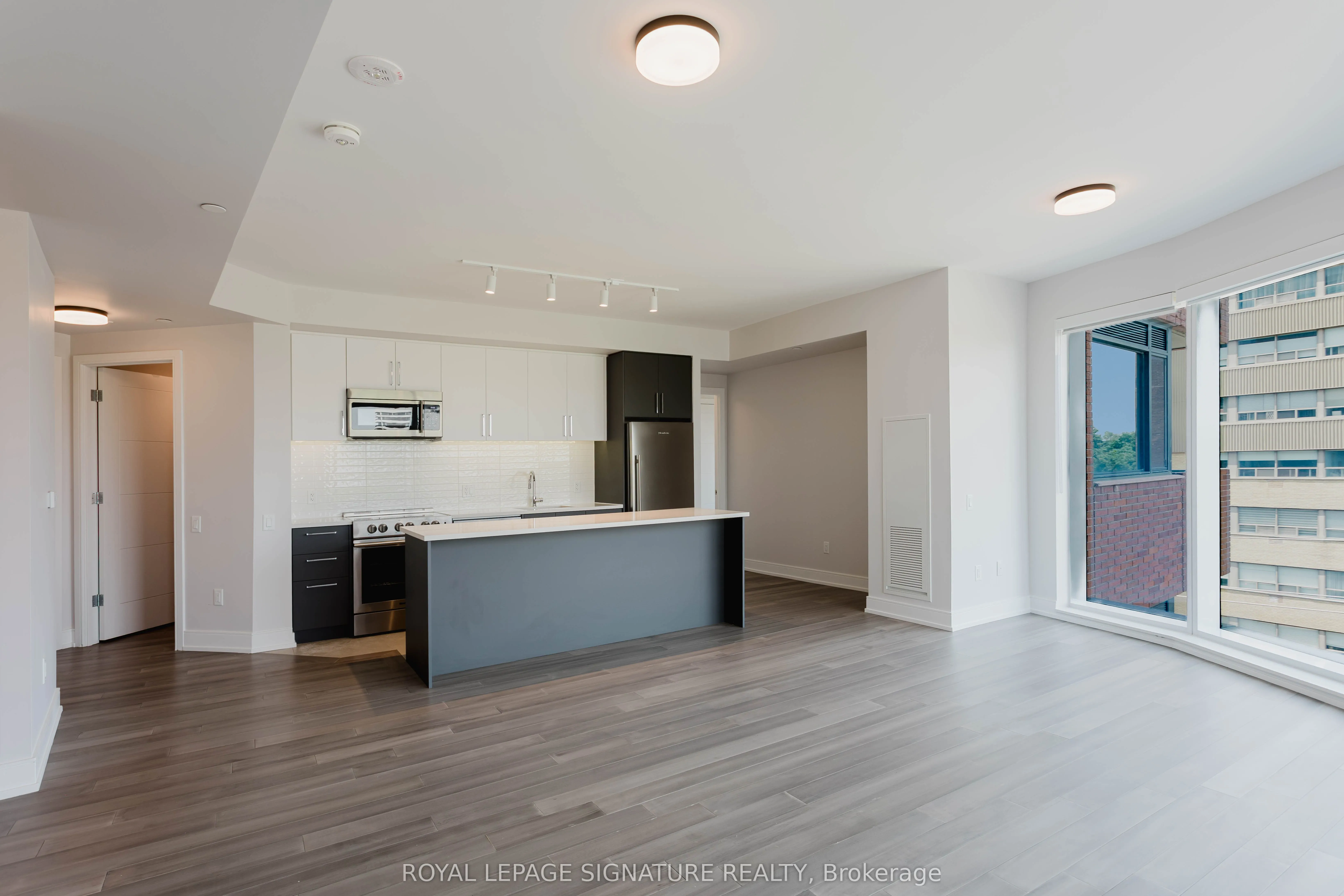 2525 Bathurst Street, #607