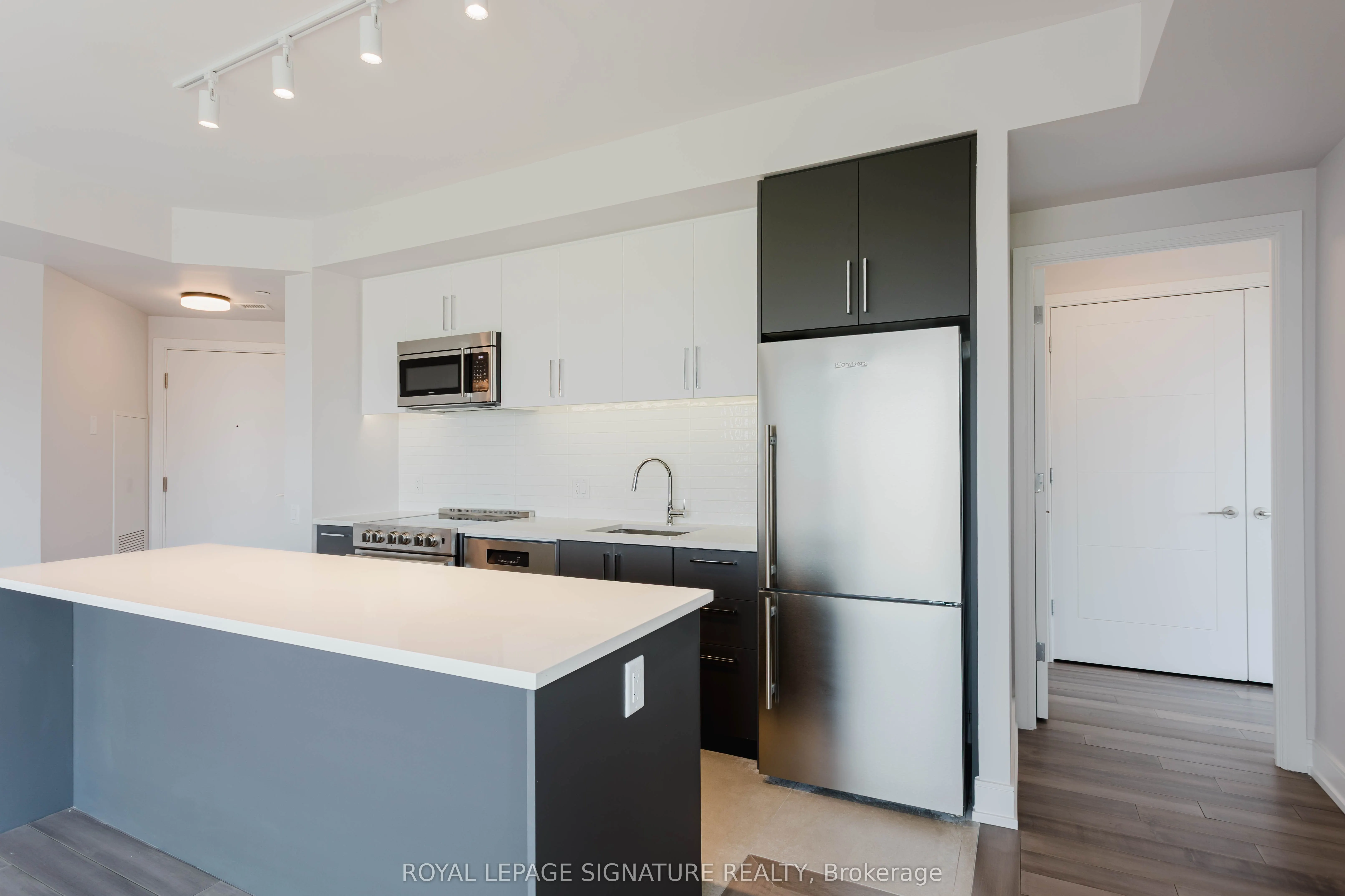 2525 Bathurst Street, #607