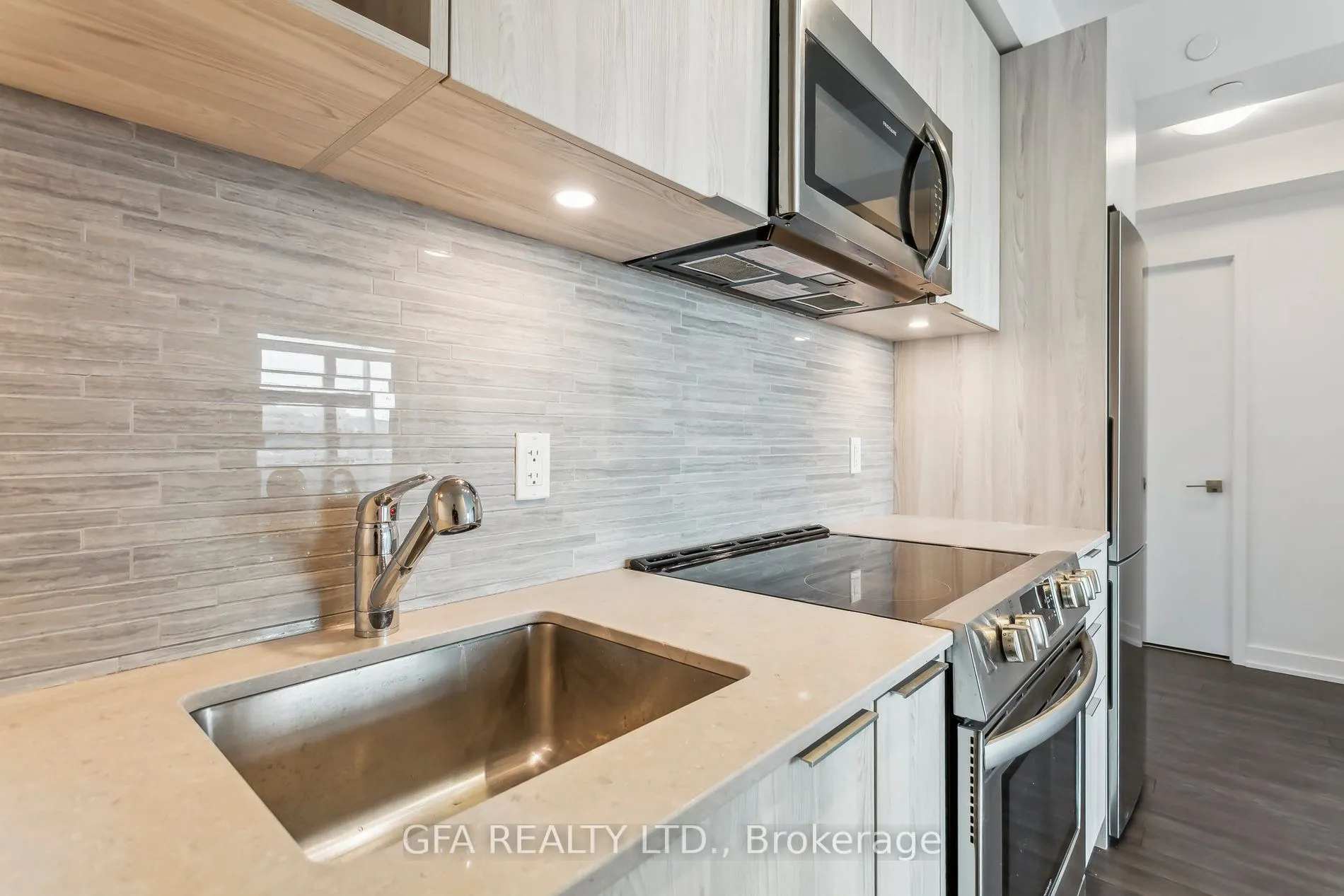 30 Ordnance Street, #807