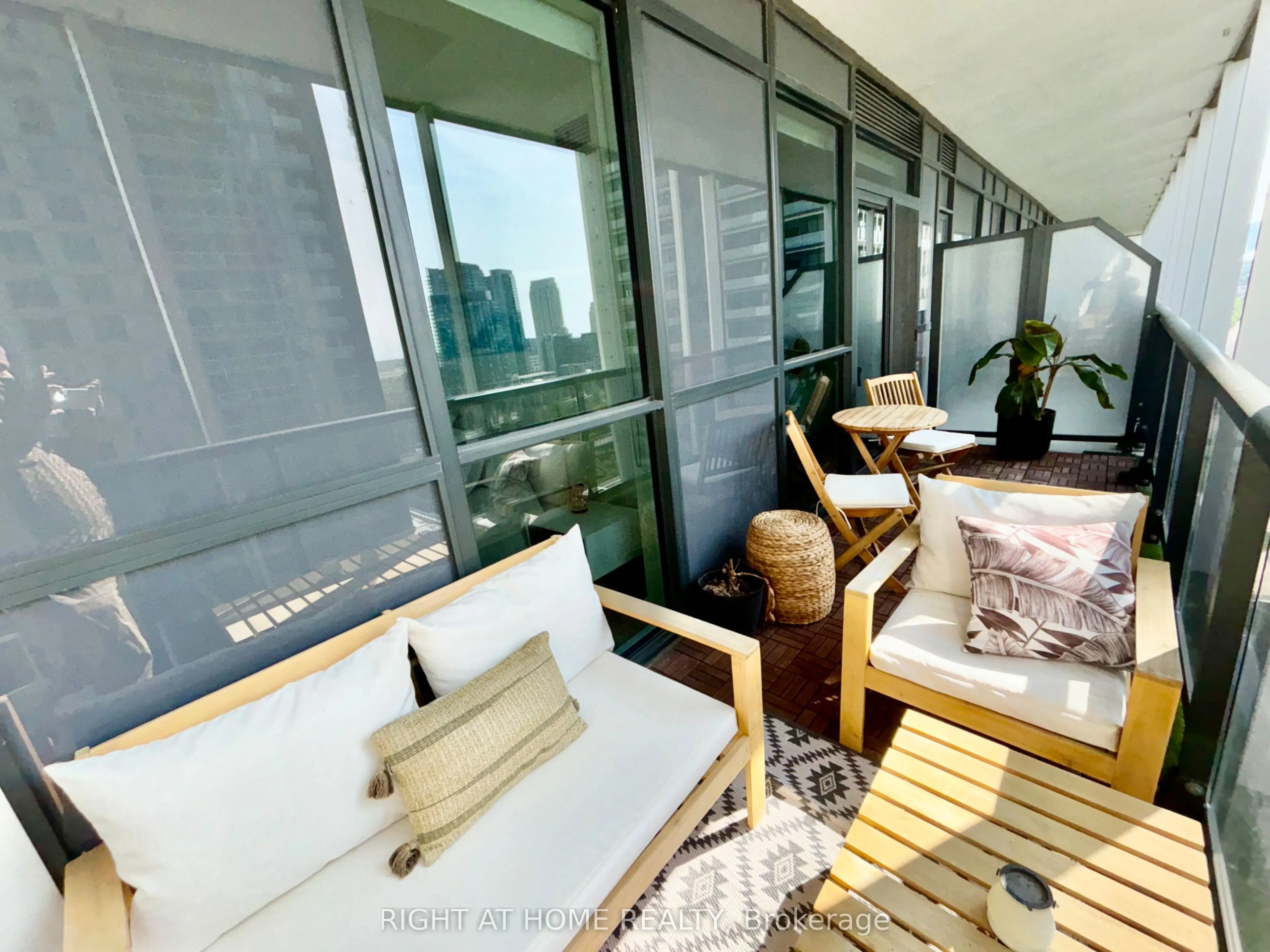 50 Ordnance Street, #1302