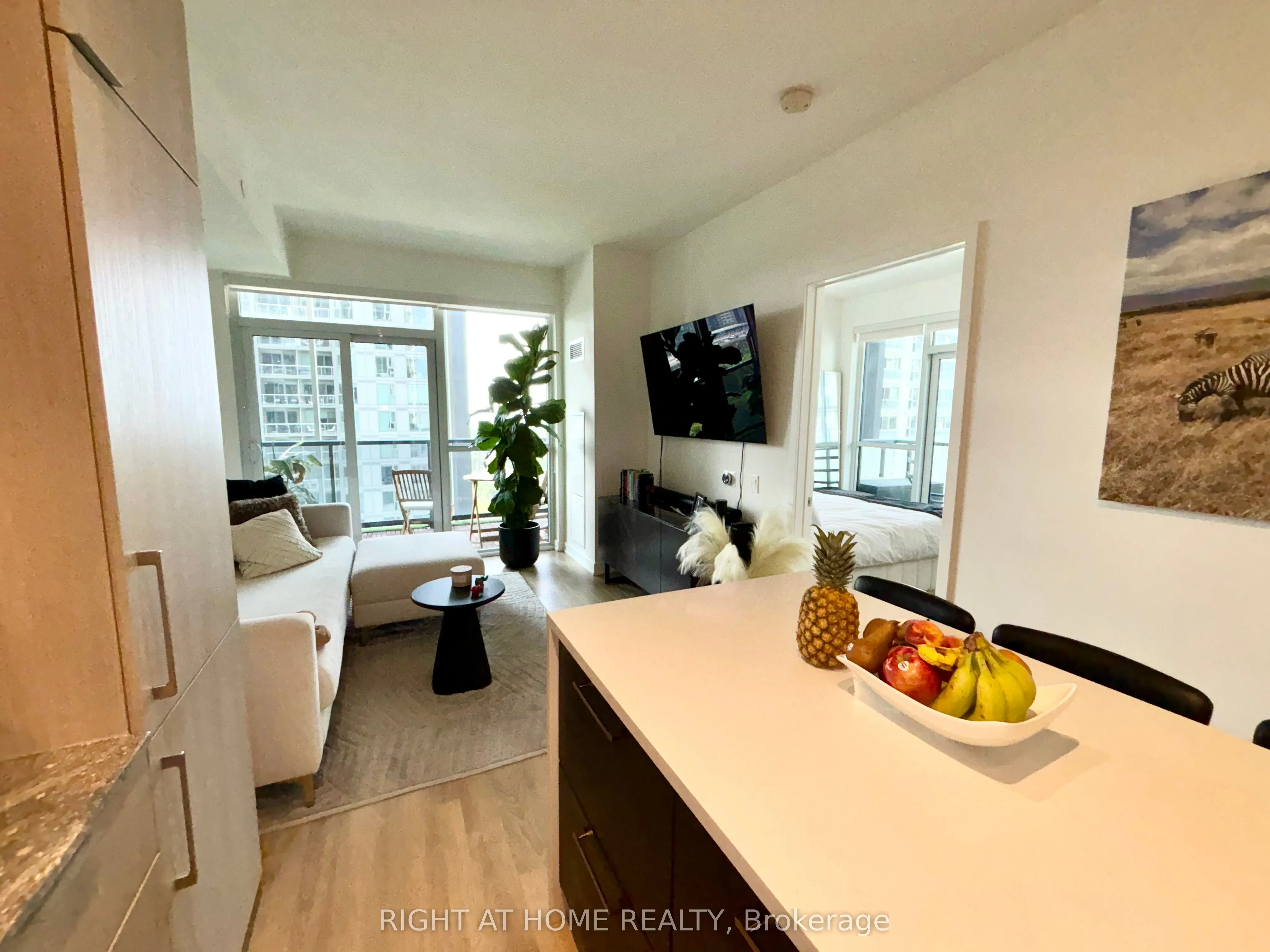 50 Ordnance Street, #1302
