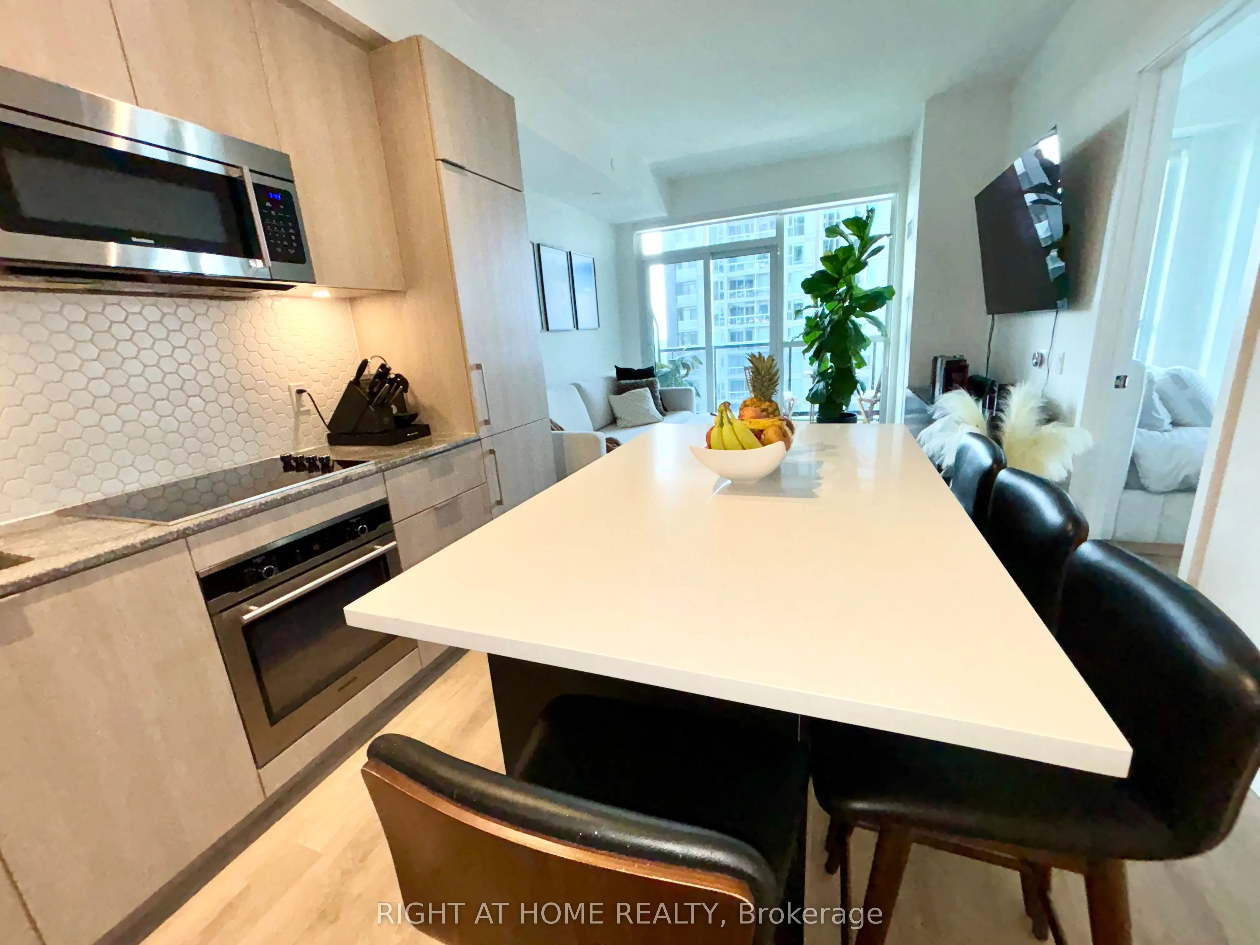 50 Ordnance Street, #1302