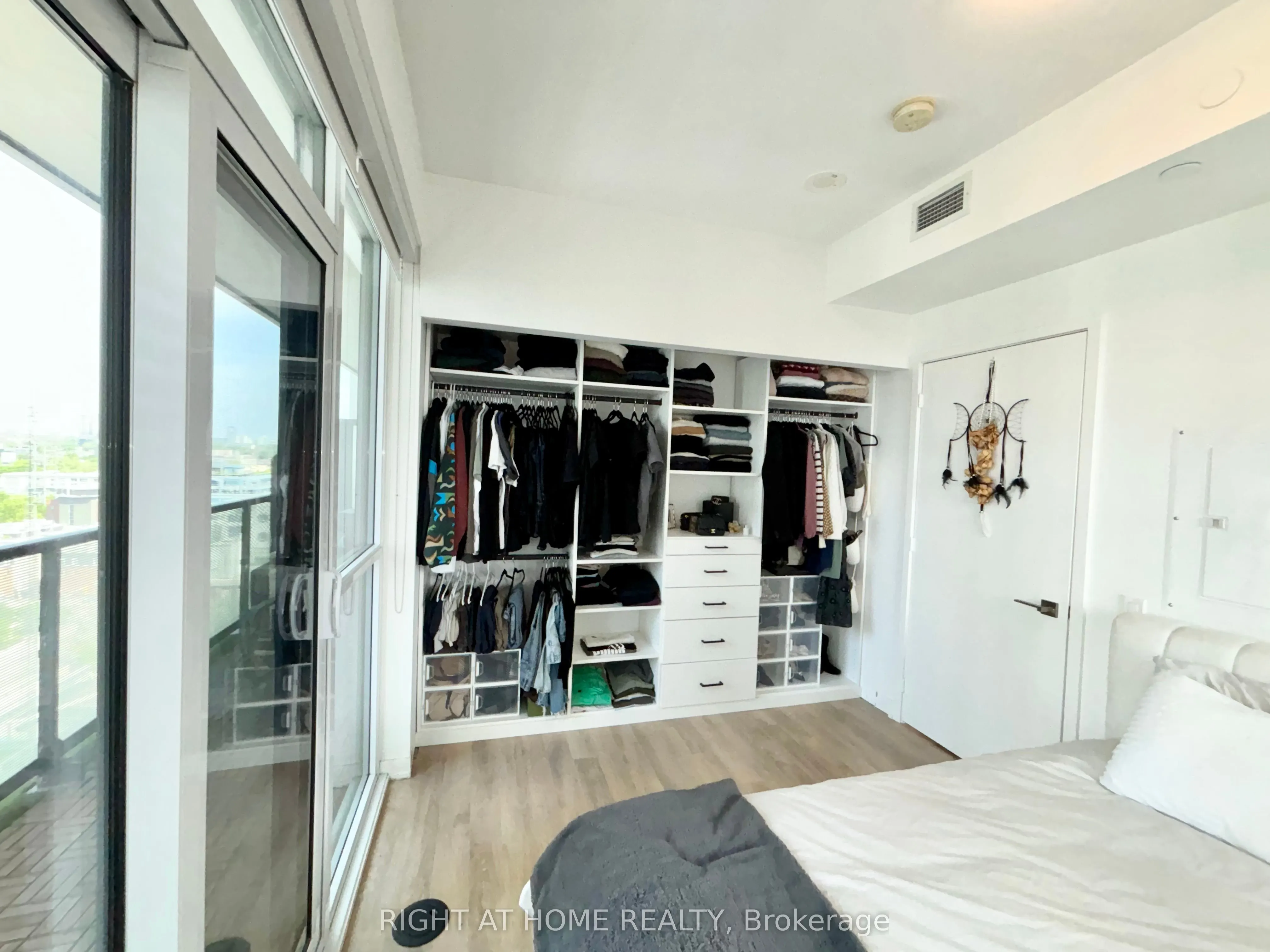 50 Ordnance Street, #1302