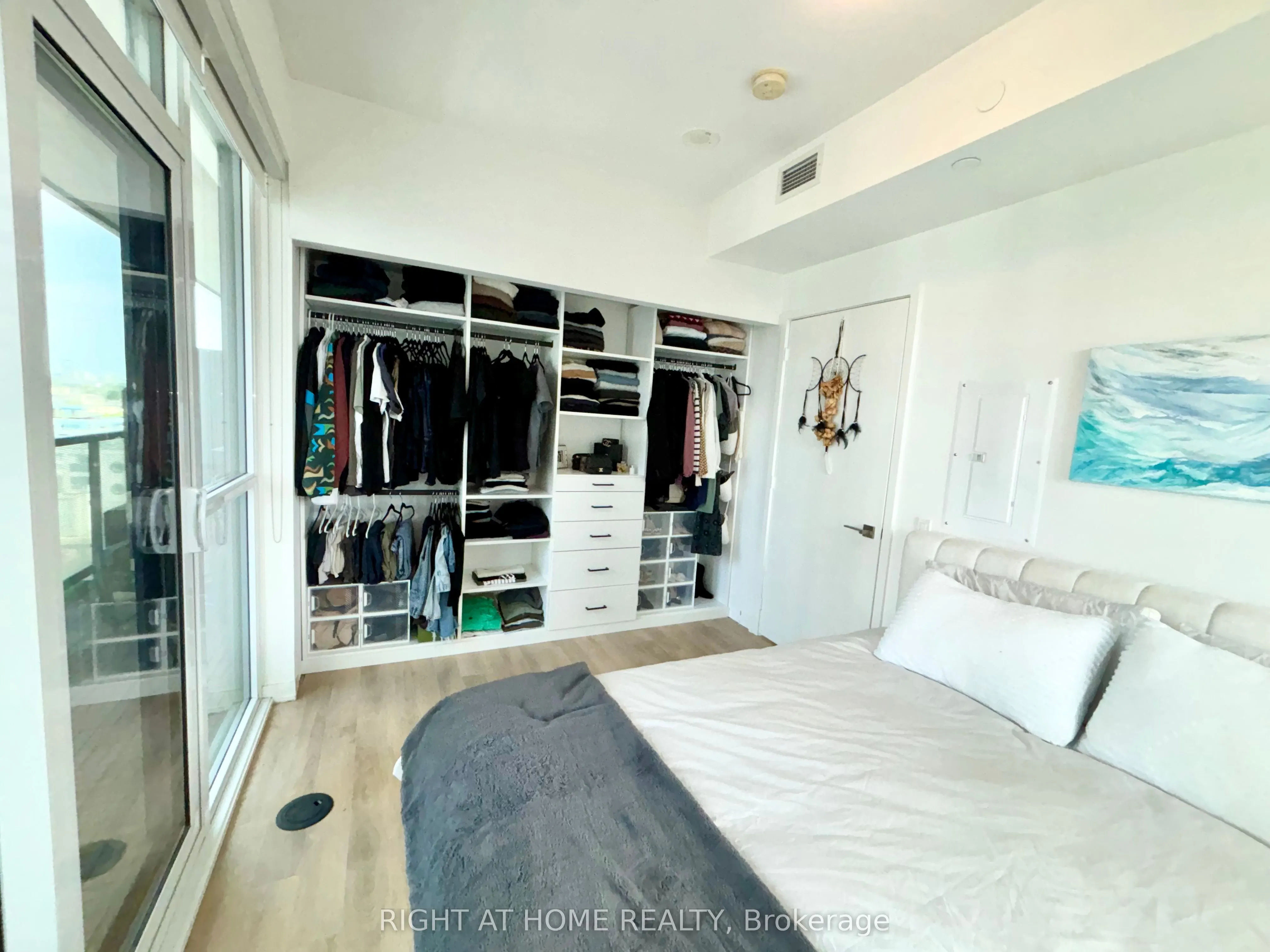 50 Ordnance Street, #1302