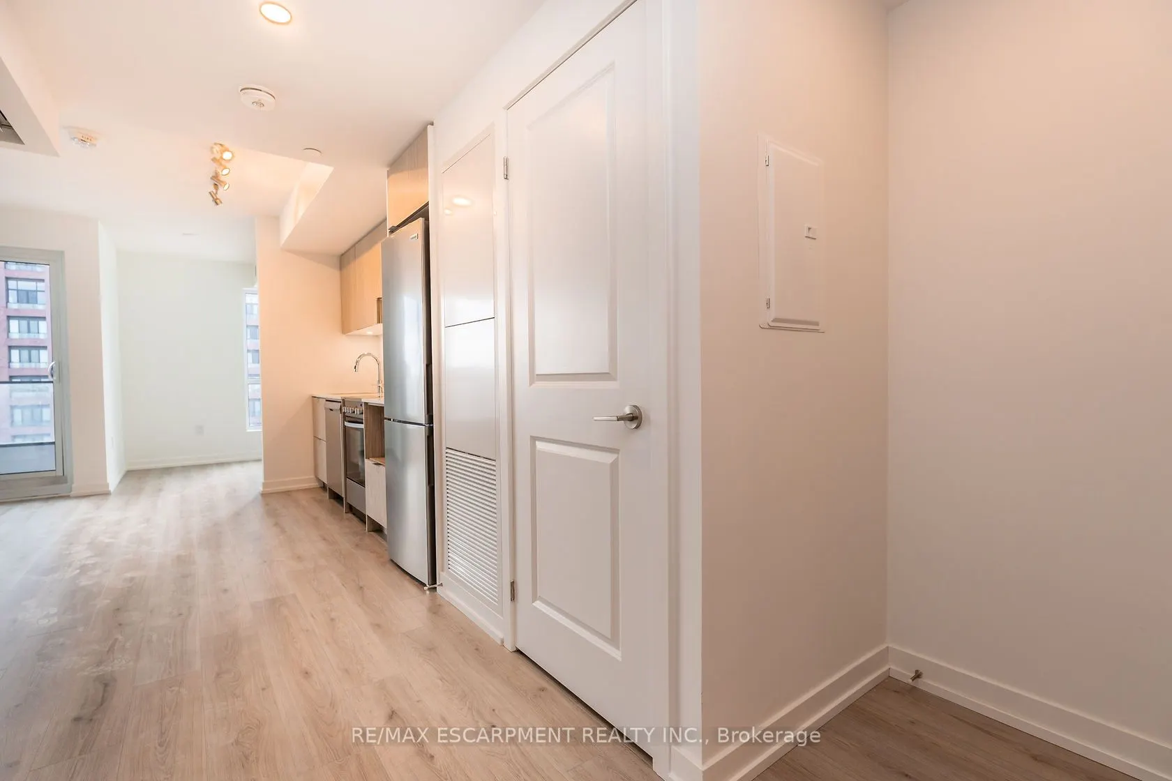 395 Bloor Street E, #2201