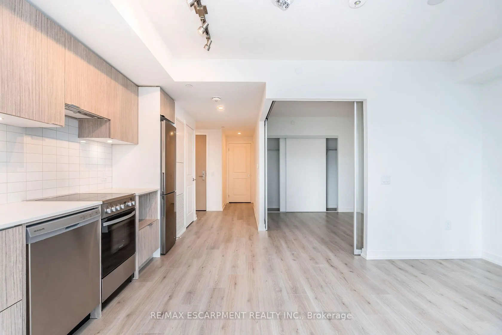 395 Bloor Street E, #2201