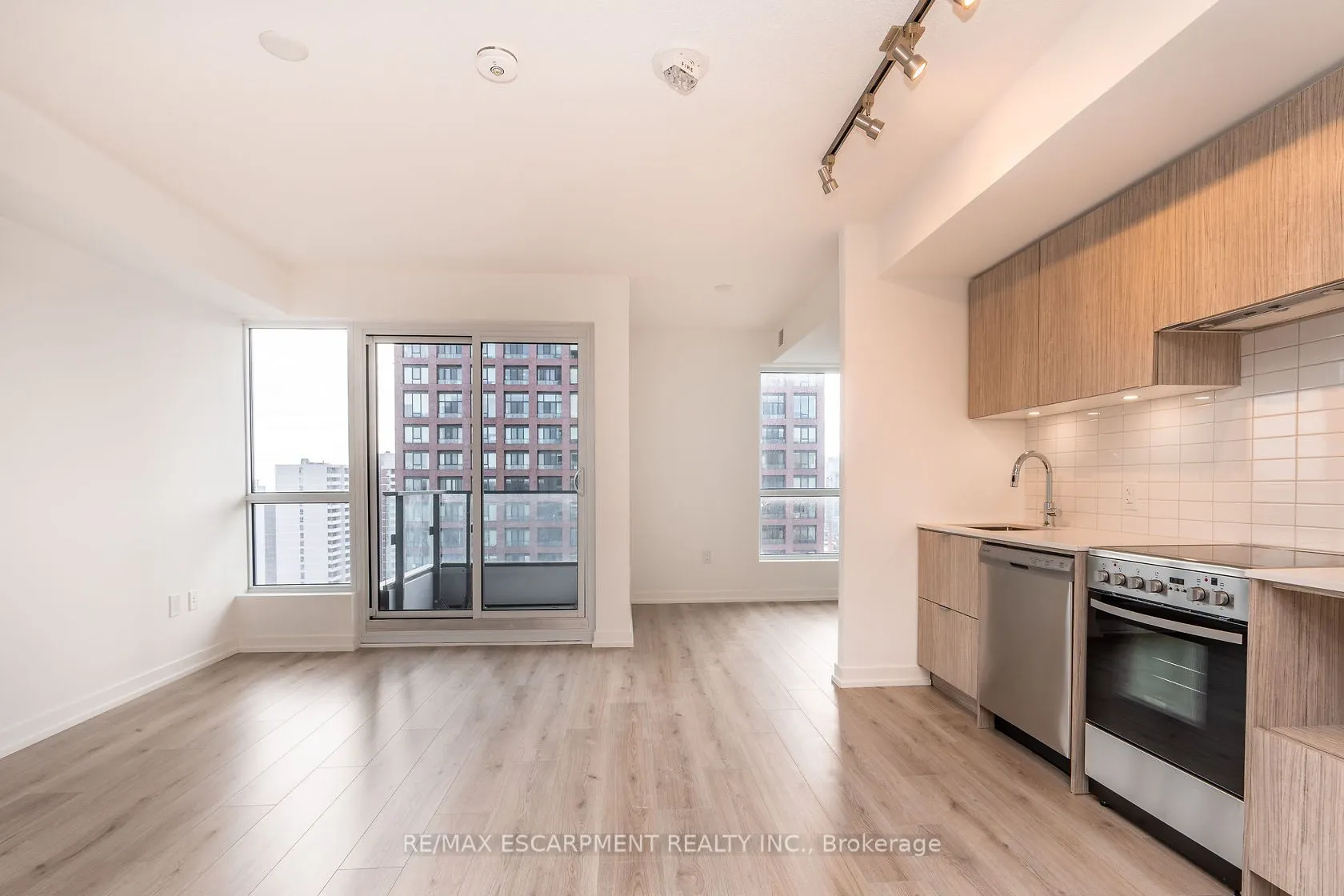395 Bloor Street E, #2201