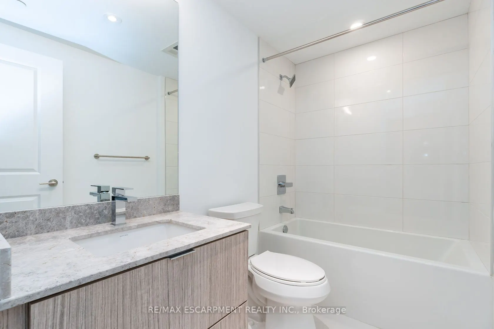 395 Bloor Street E, #2201