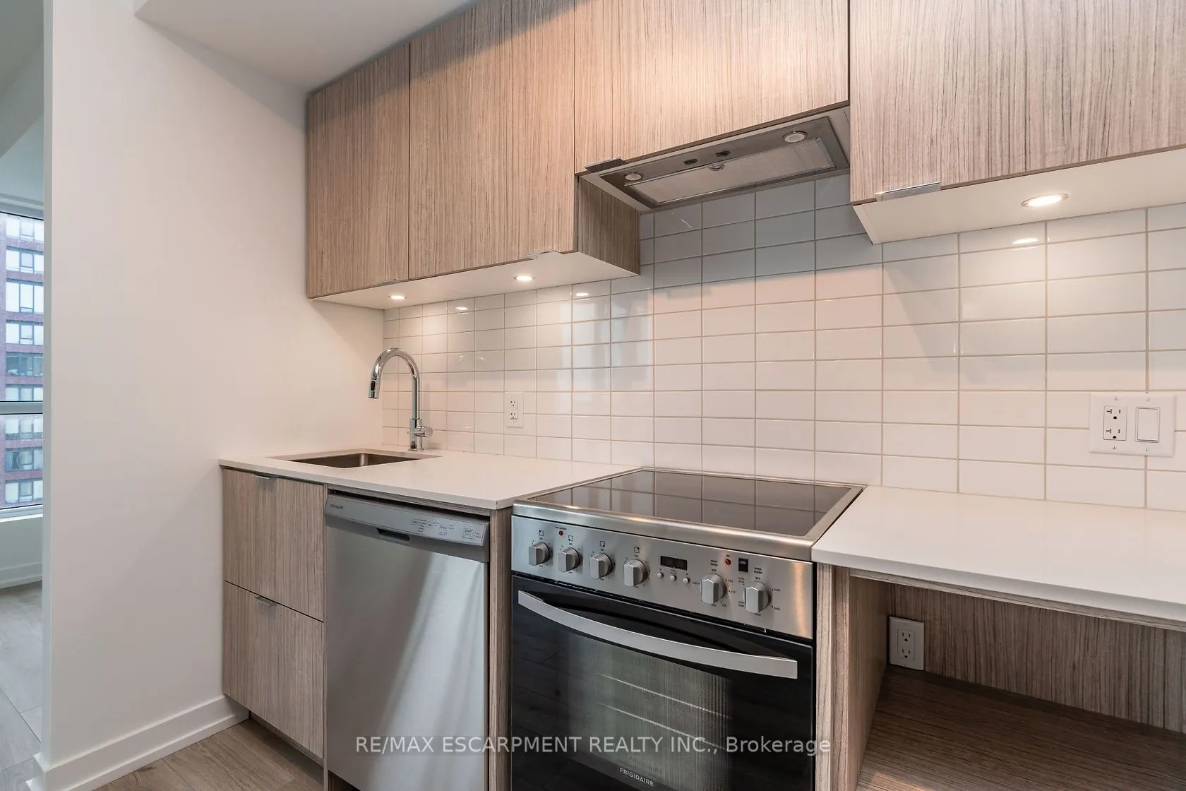 395 Bloor Street E, #2201