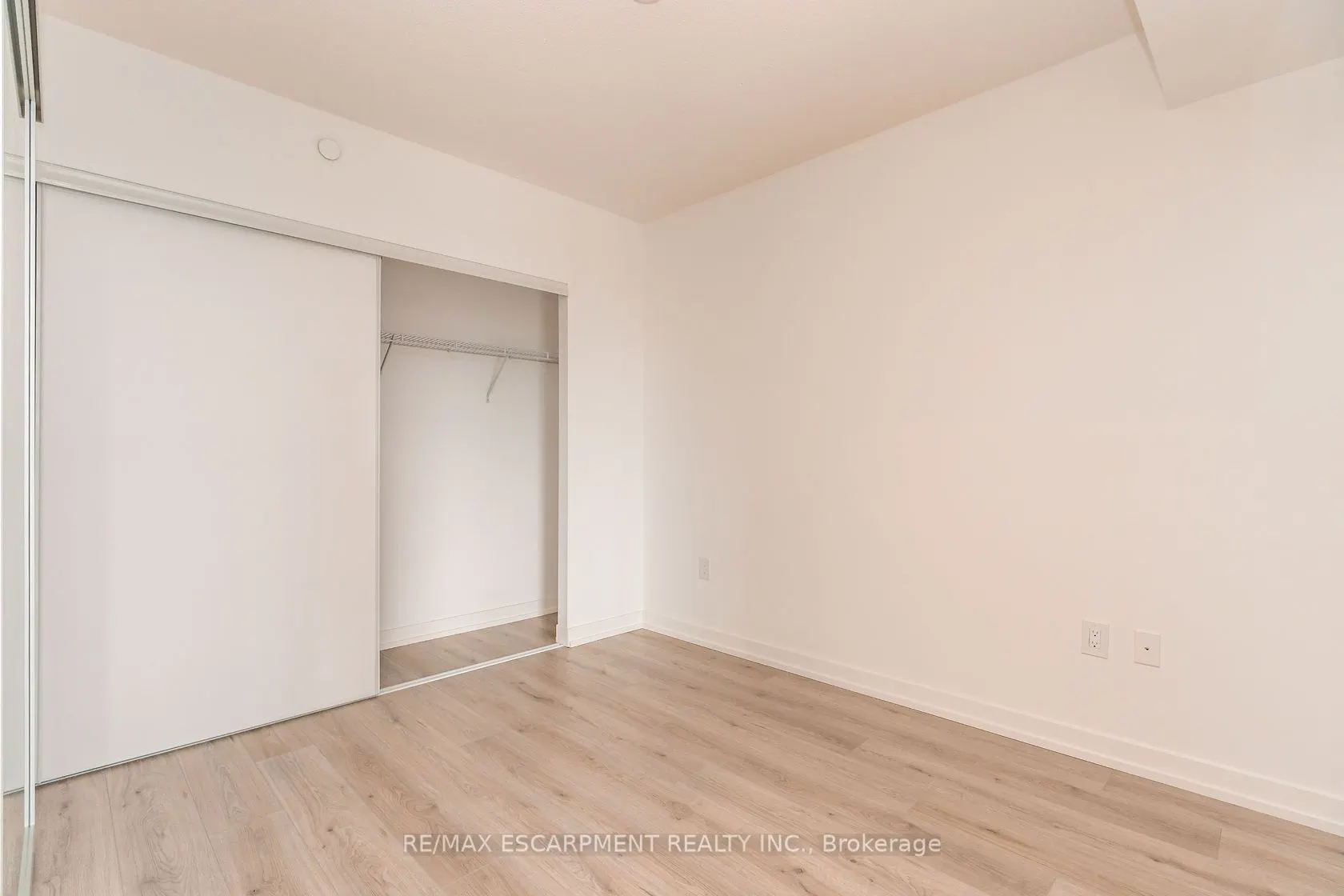 395 Bloor Street E, #2201