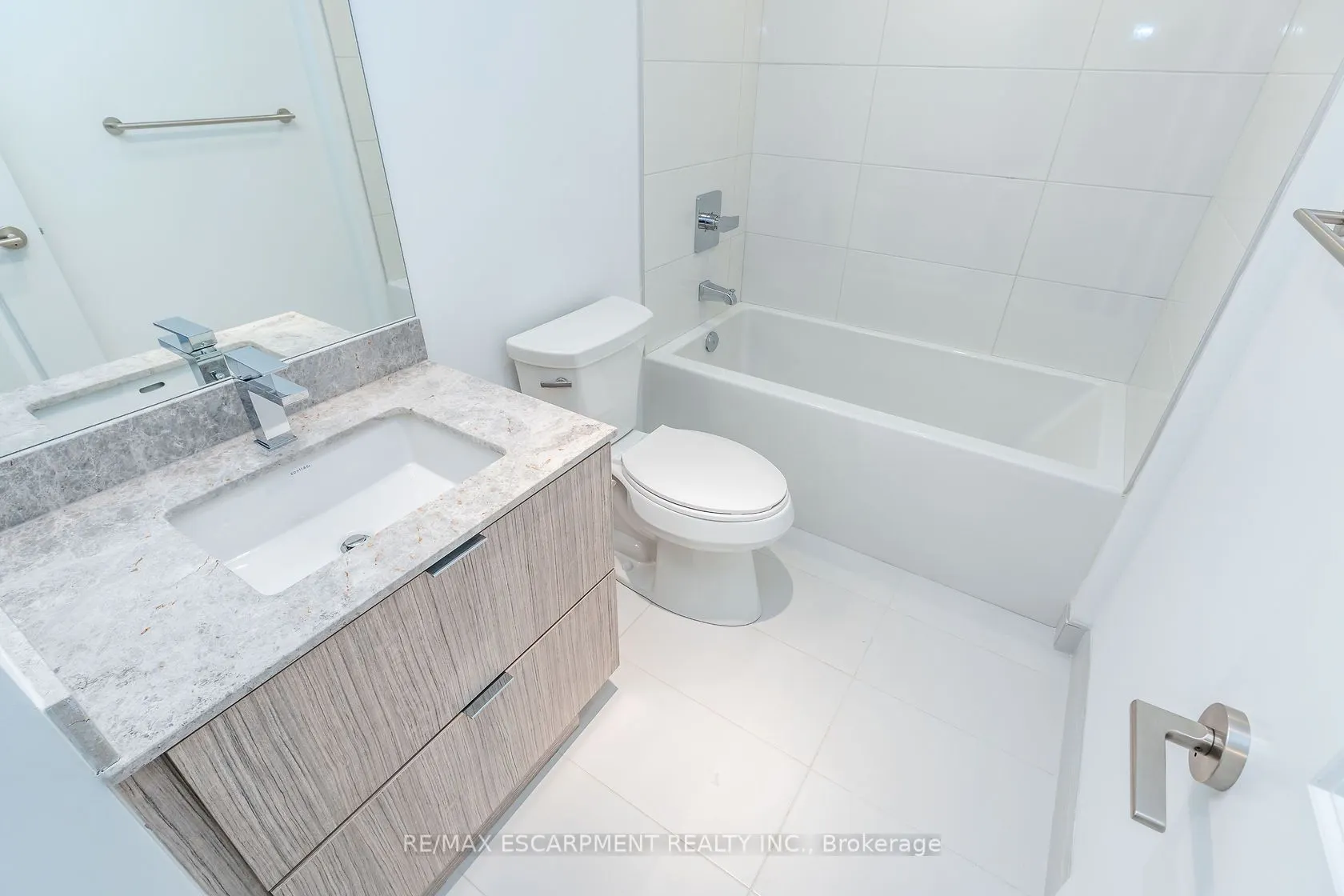 395 Bloor Street E, #2201