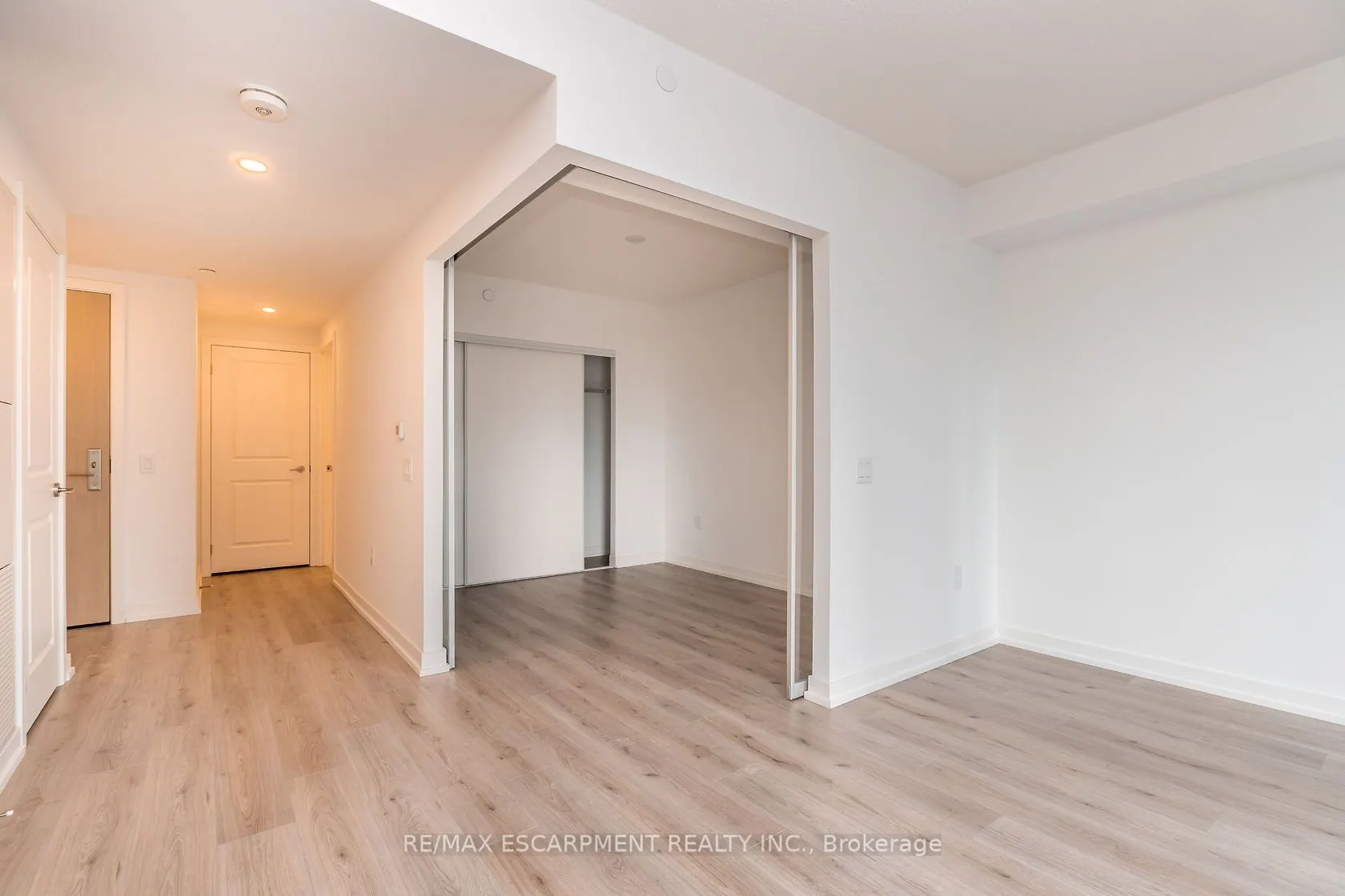 395 Bloor Street E, #2201