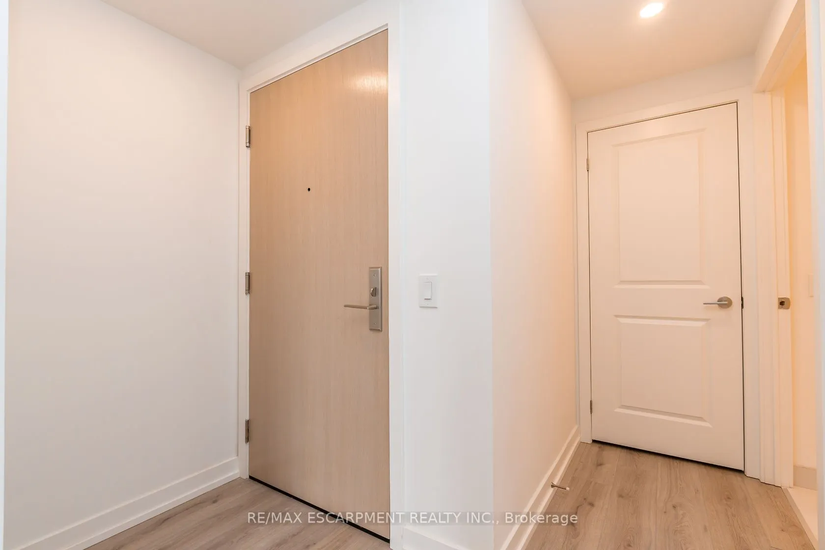 395 Bloor Street E, #2201