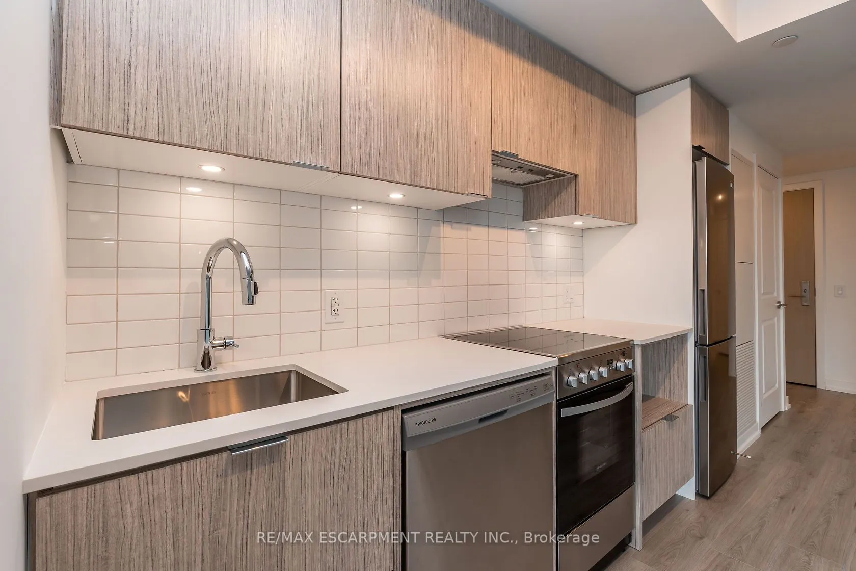 395 Bloor Street E, #2201