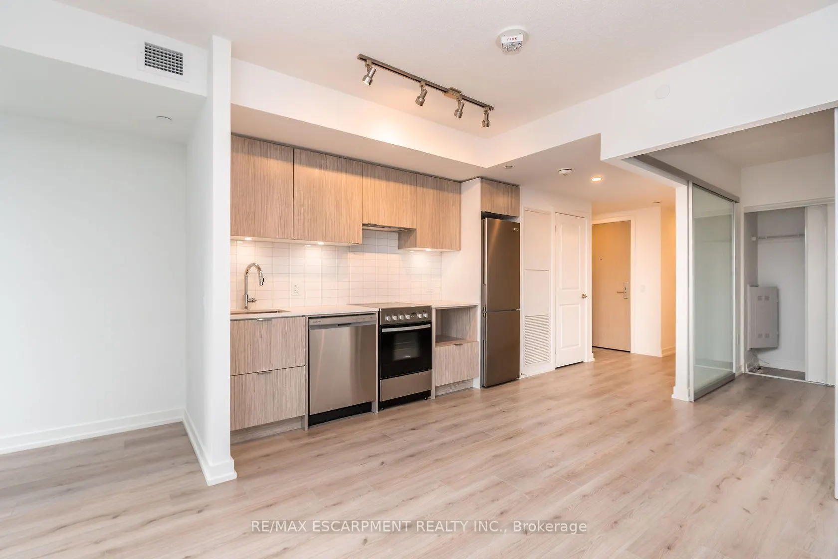 395 Bloor Street E, #2201