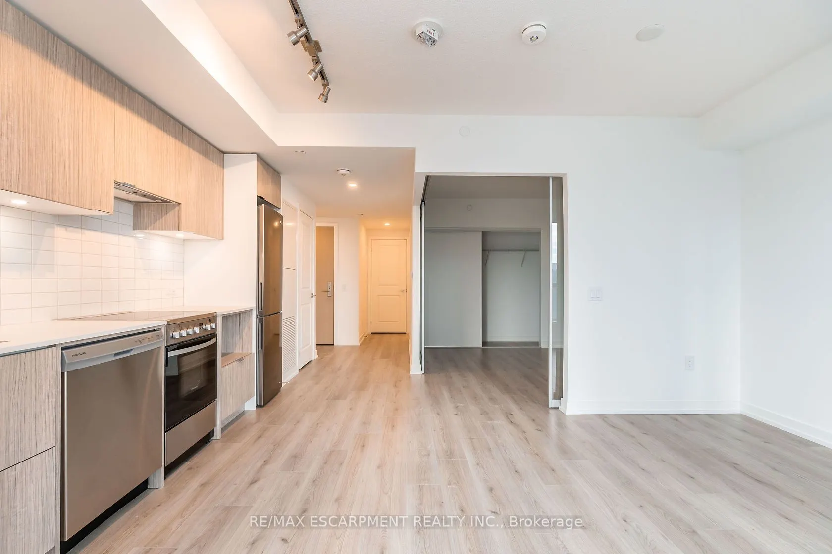 395 Bloor Street E, #2201