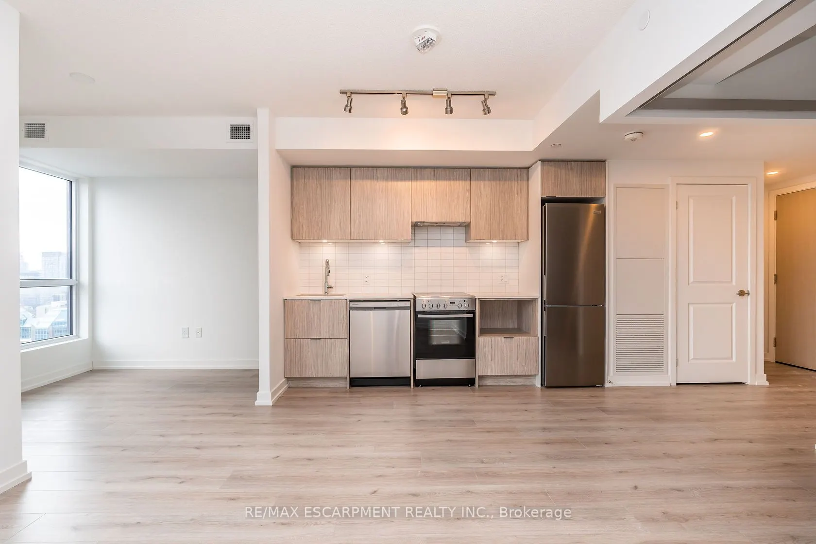 395 Bloor Street E, #2201