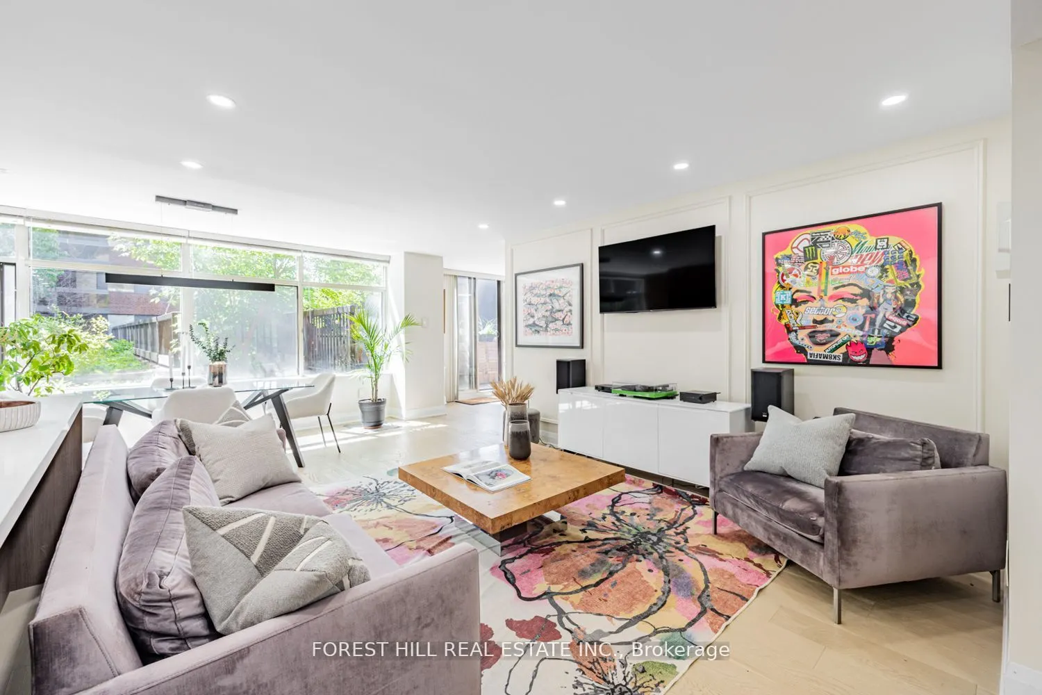 900 Yonge Street, #201