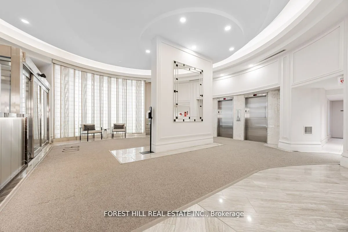900 Yonge Street, #201