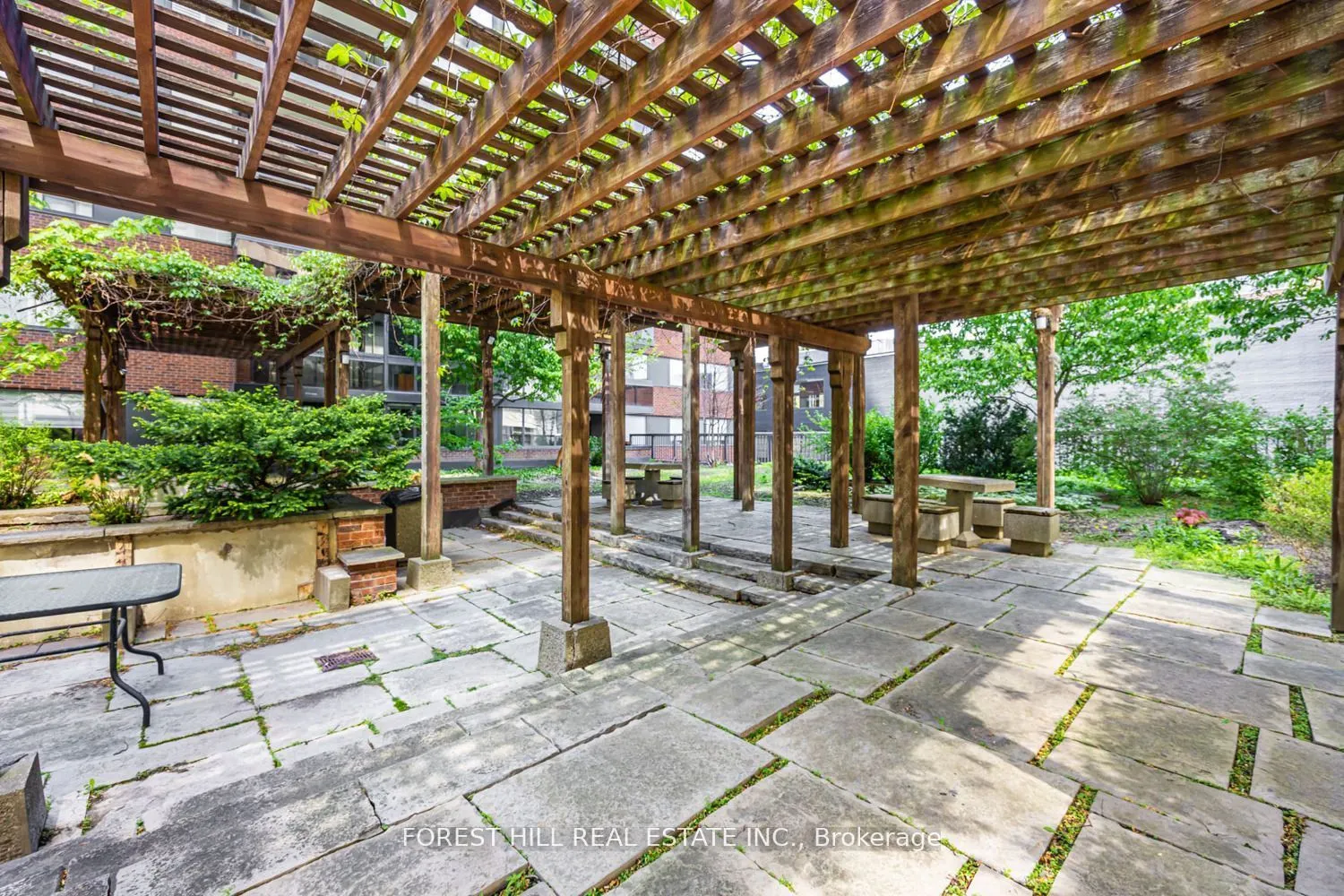 900 Yonge Street, #201
