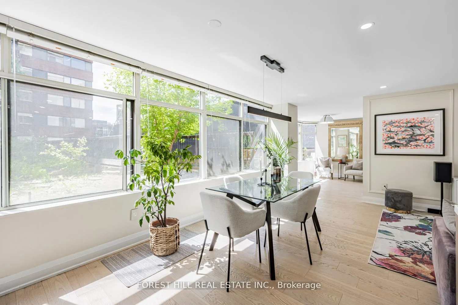900 Yonge Street, #201
