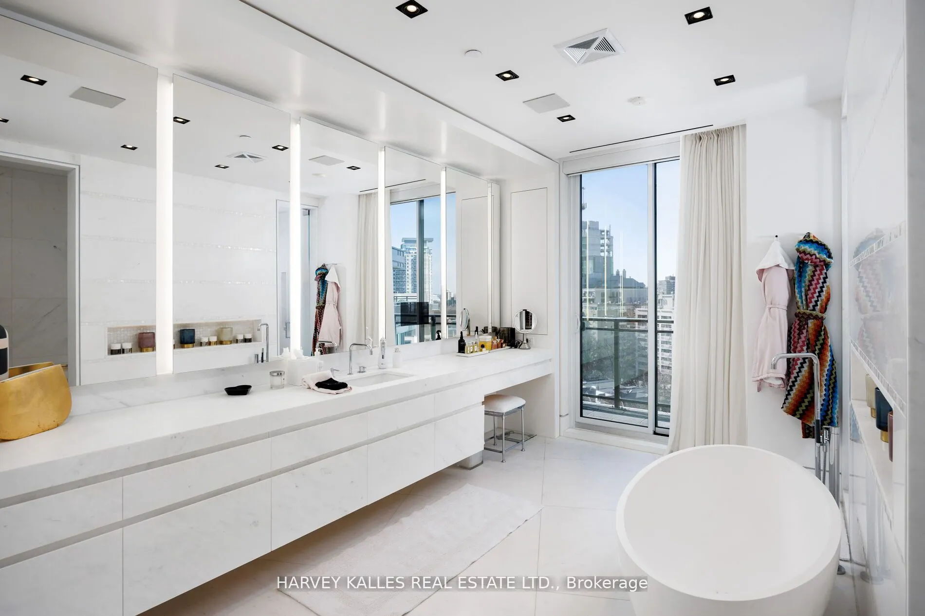 181 Davenport Road, #PH1201