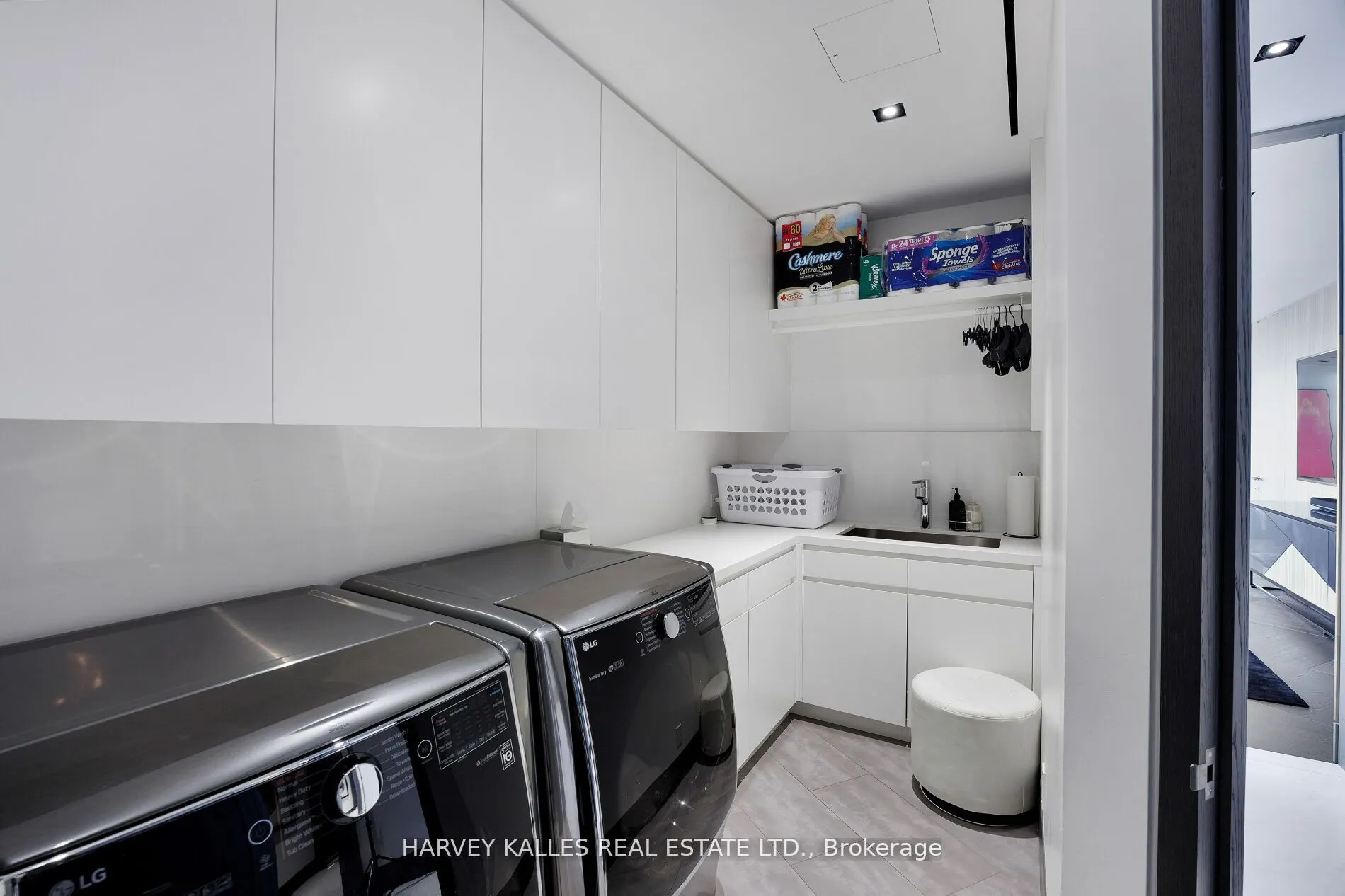 181 Davenport Road, #PH1201