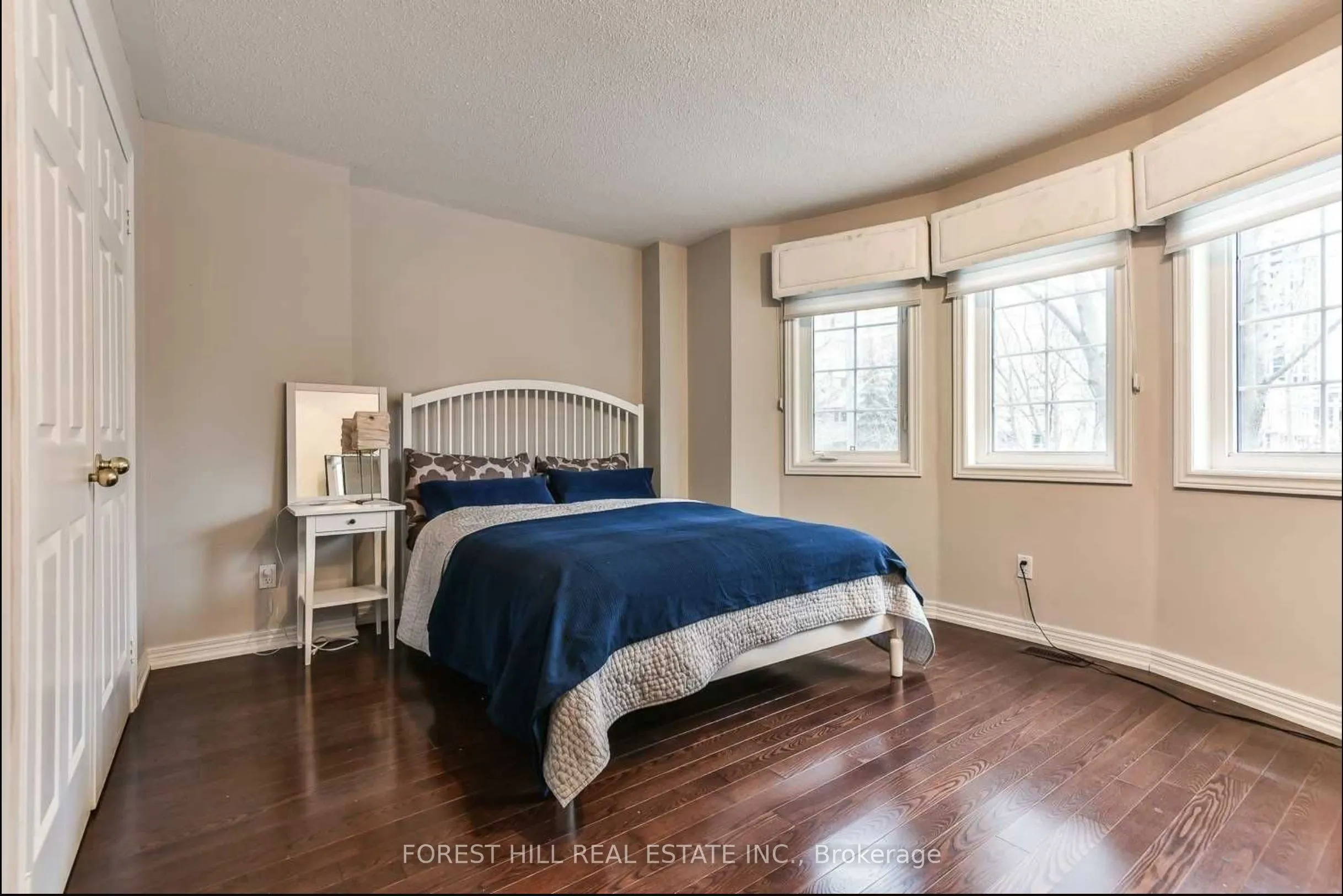 10 Horsham Avenue