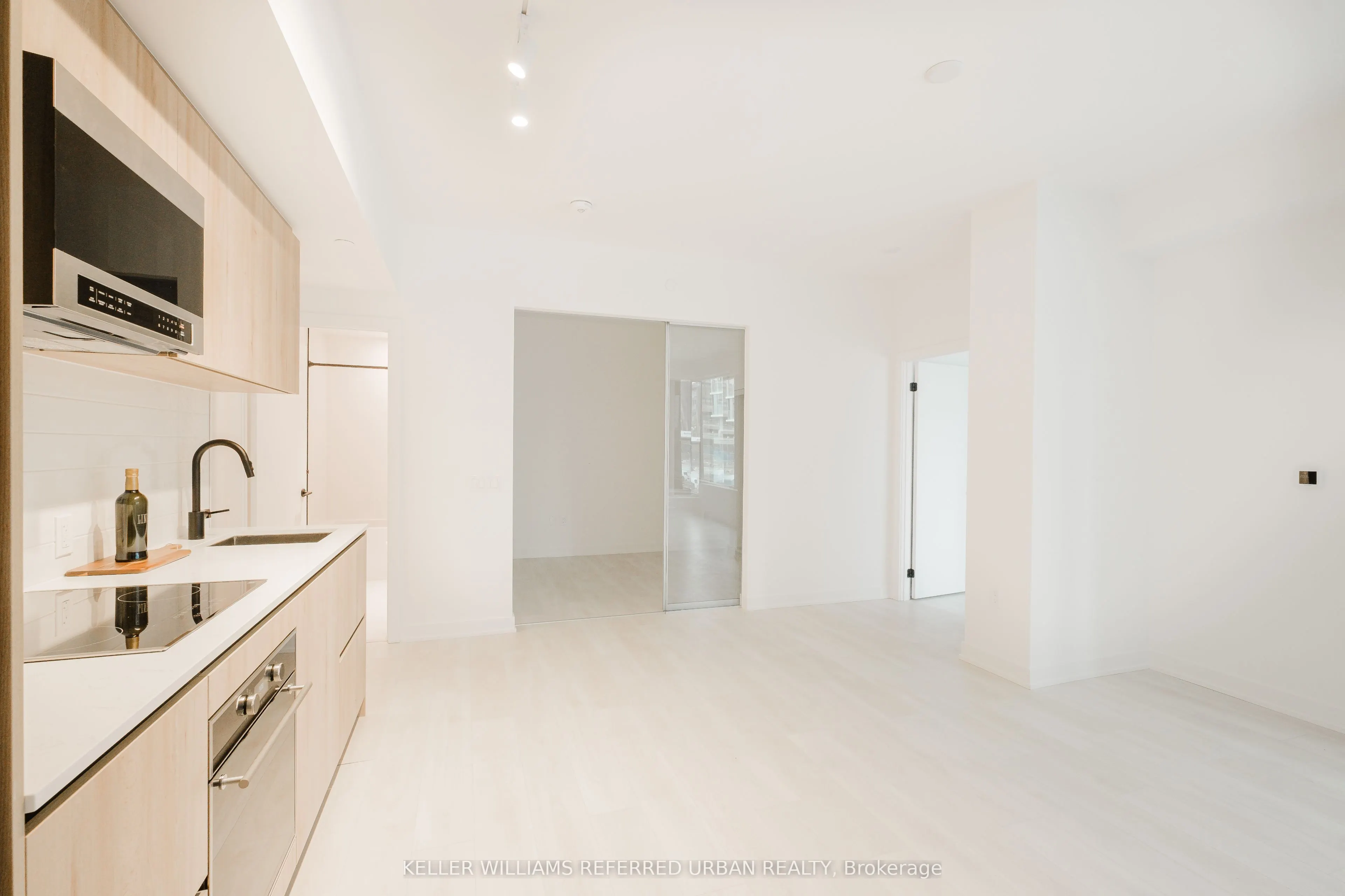 127 Broadway Avenue, #207
