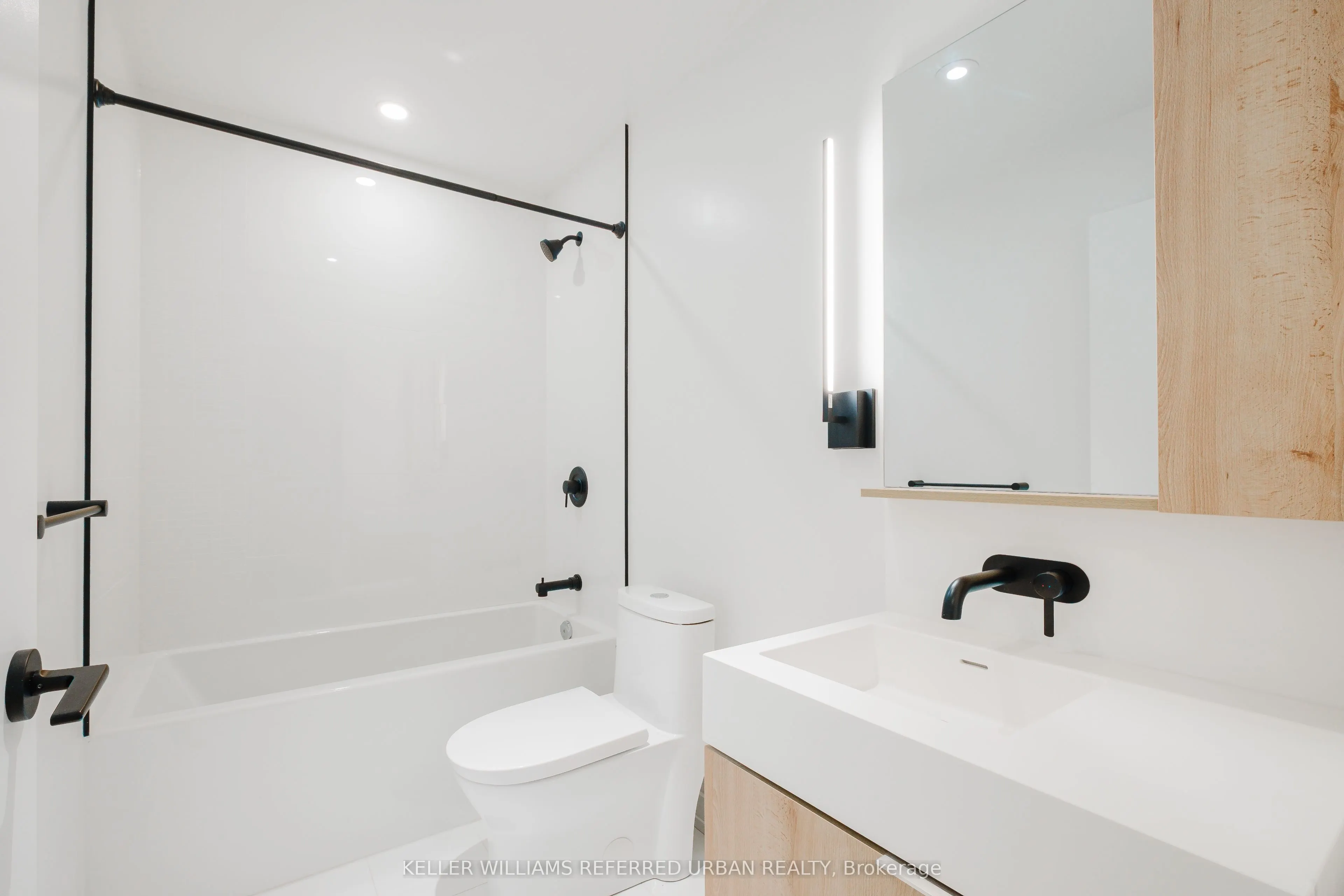 127 Broadway Avenue, #207