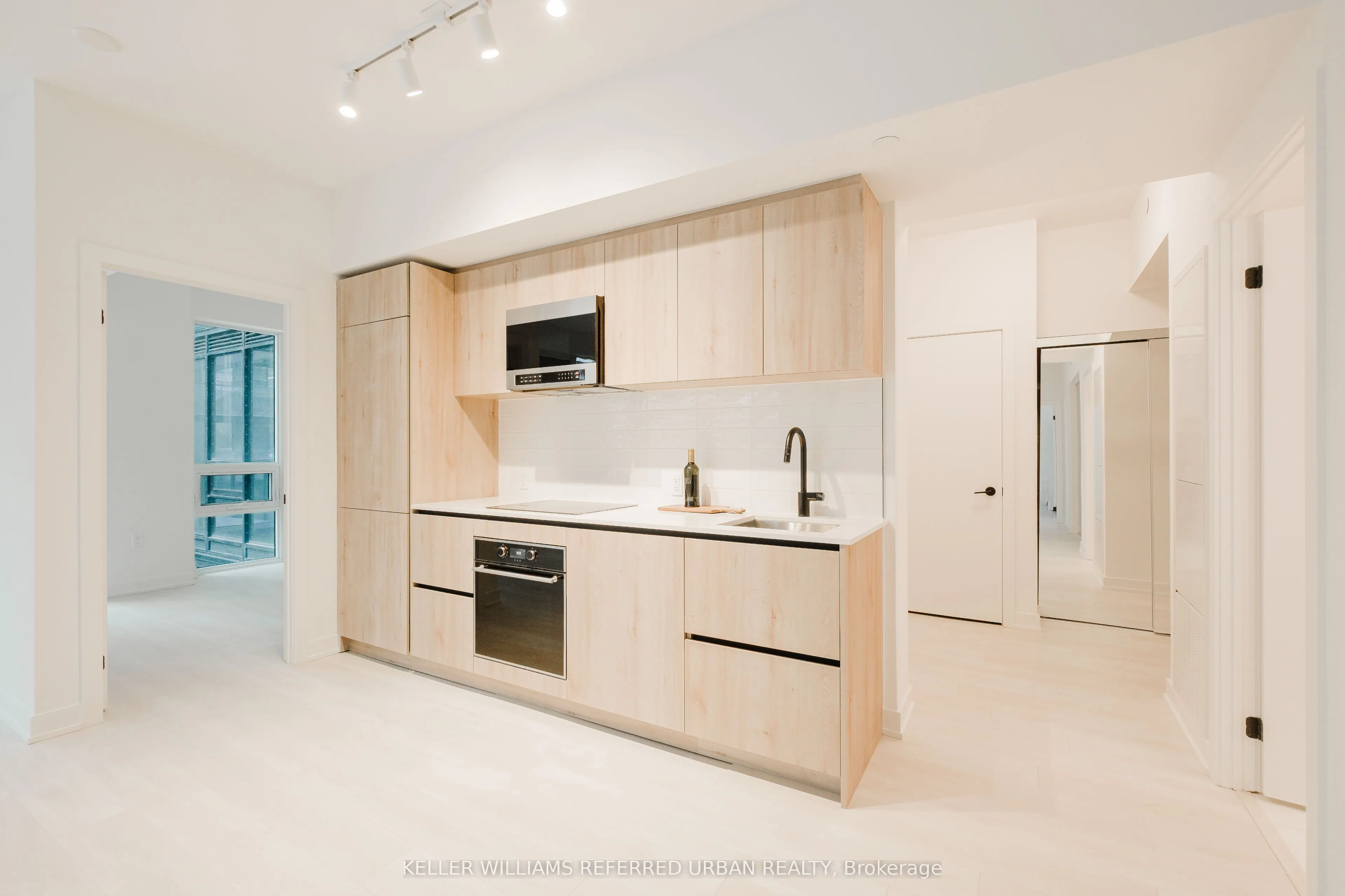 127 Broadway Avenue, #207