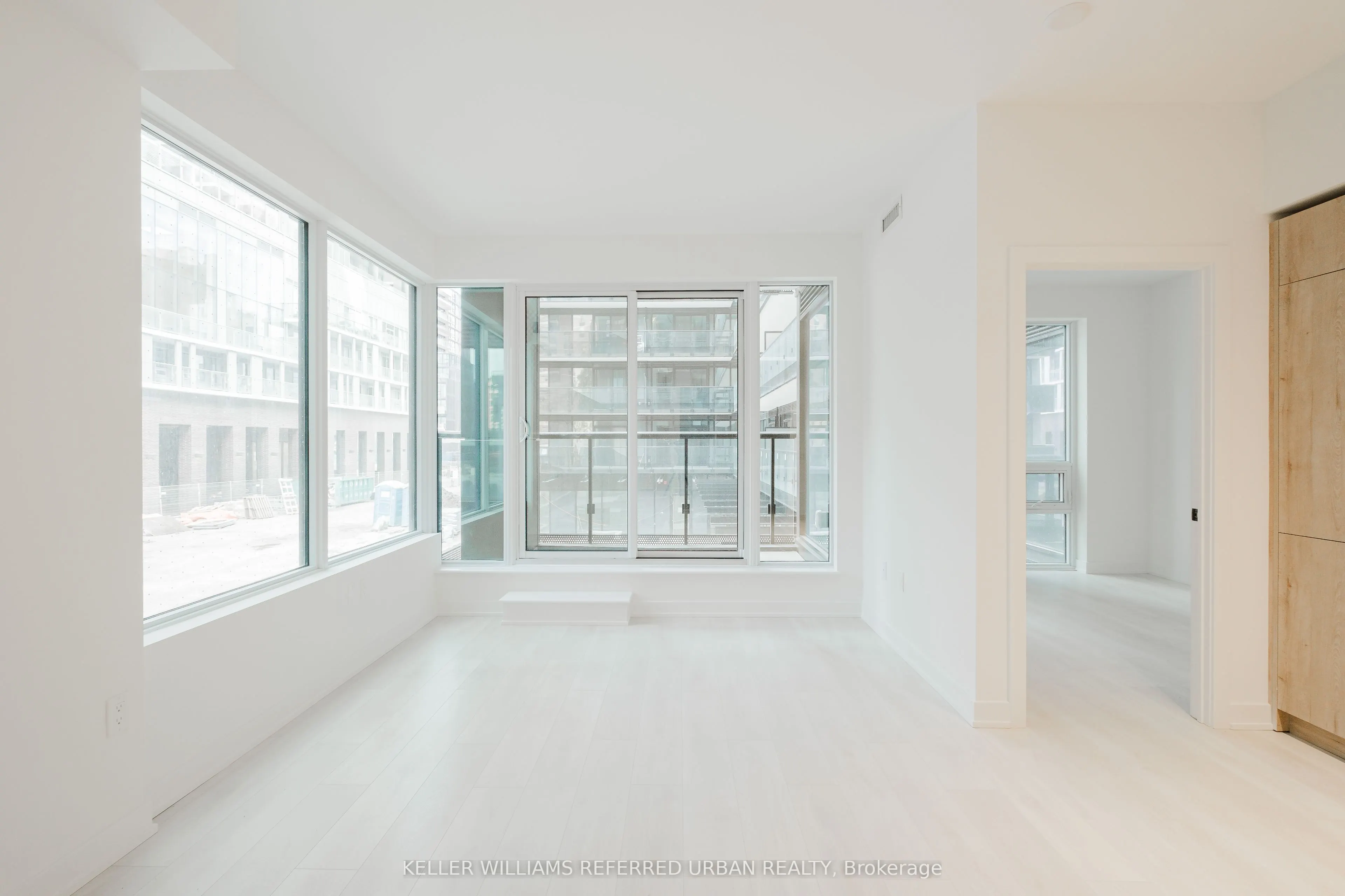 127 Broadway Avenue, #207