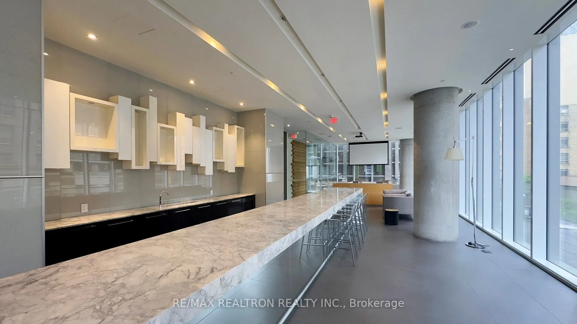 15 Grenville Street, #2706