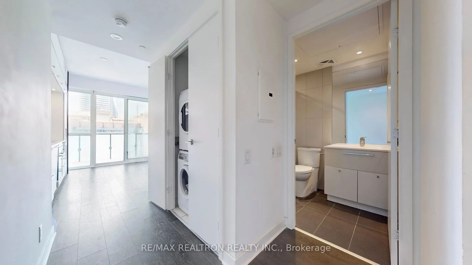 15 Grenville Street, #2706