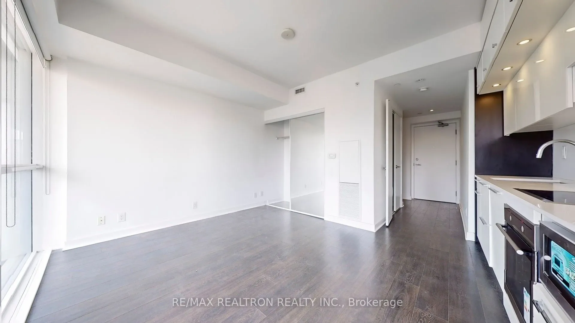 15 Grenville Street, #2706