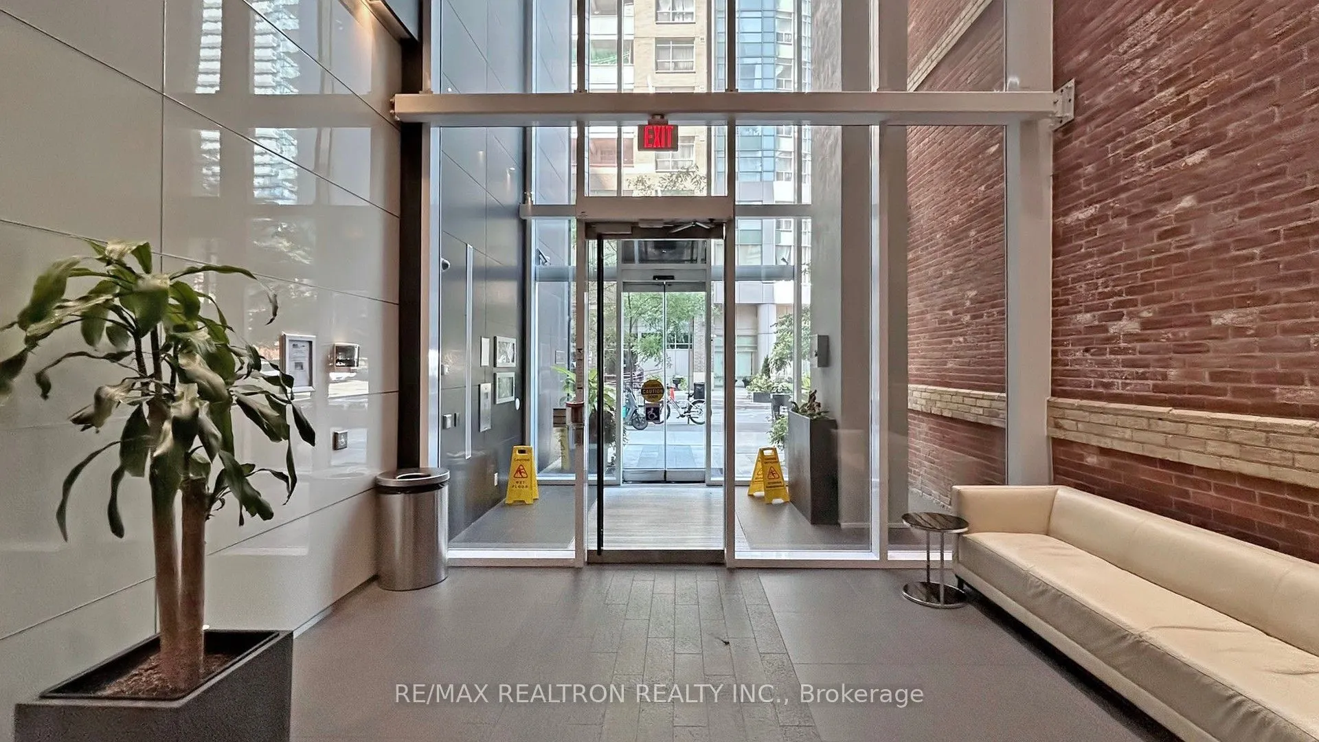 15 Grenville Street, #2706