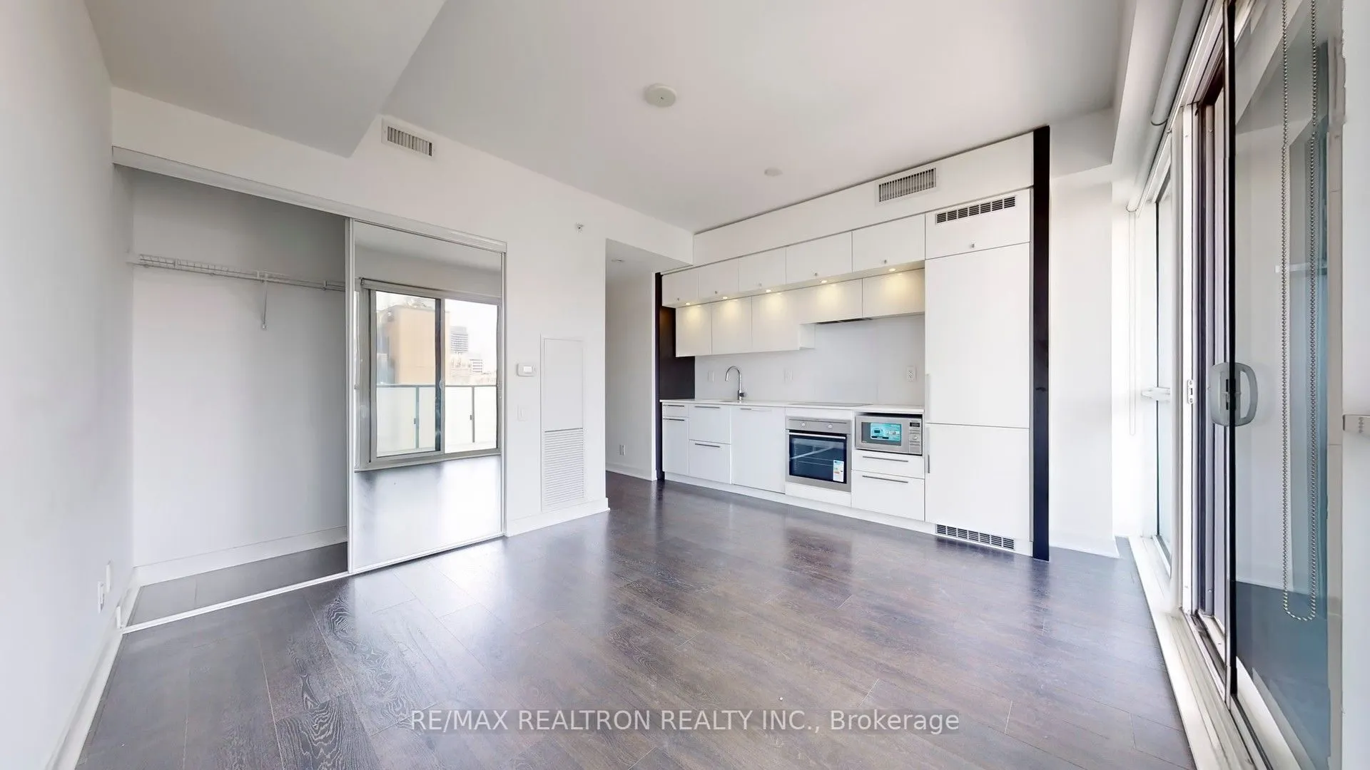 15 Grenville Street, #2706