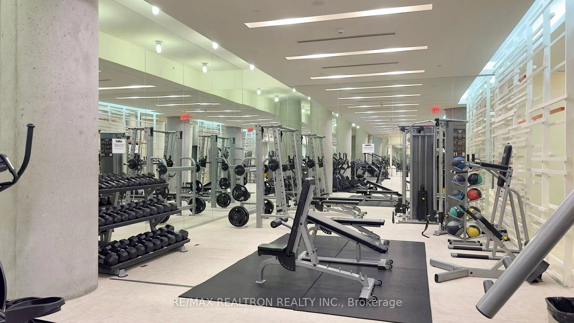 15 Grenville Street, #2706