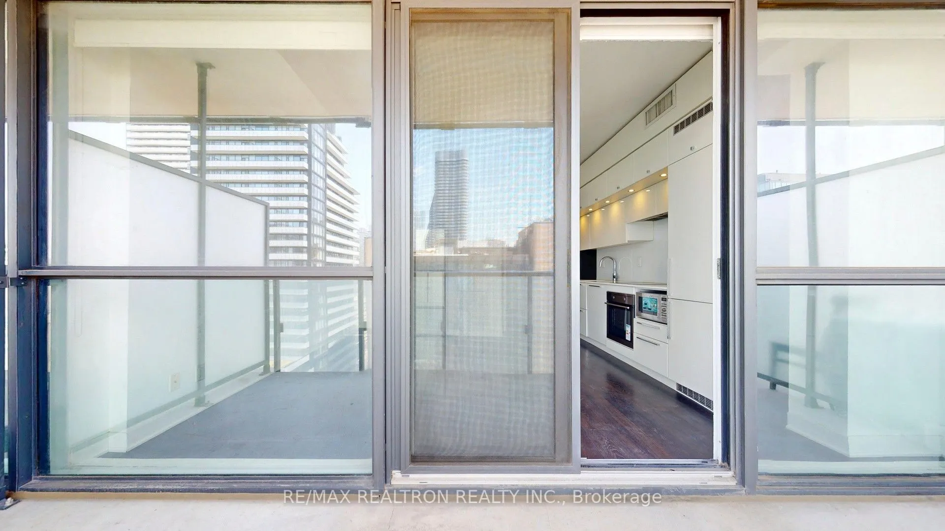 15 Grenville Street, #2706