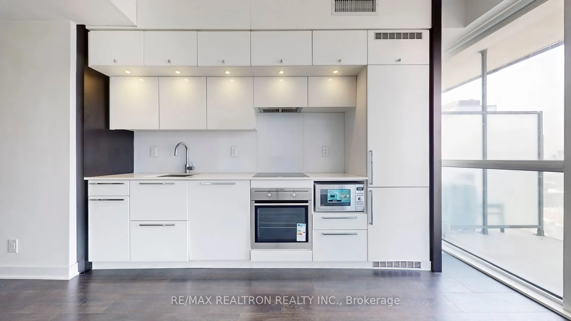 15 Grenville Street, #2706